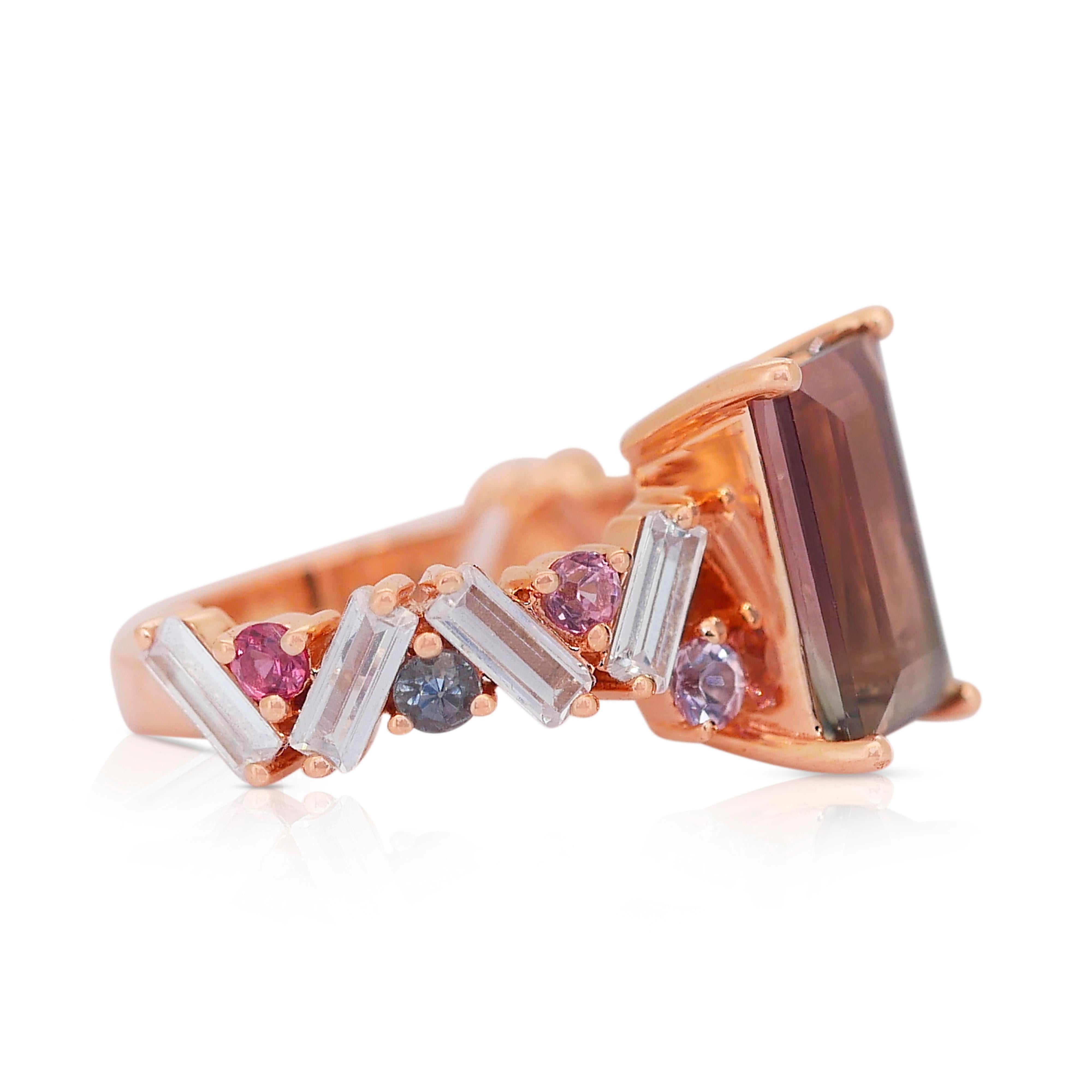 Taglio baguette Elegante anello a grappolo con tormalina da 4,13 carati in oro rosa 18 carati - certificato GCI in vendita