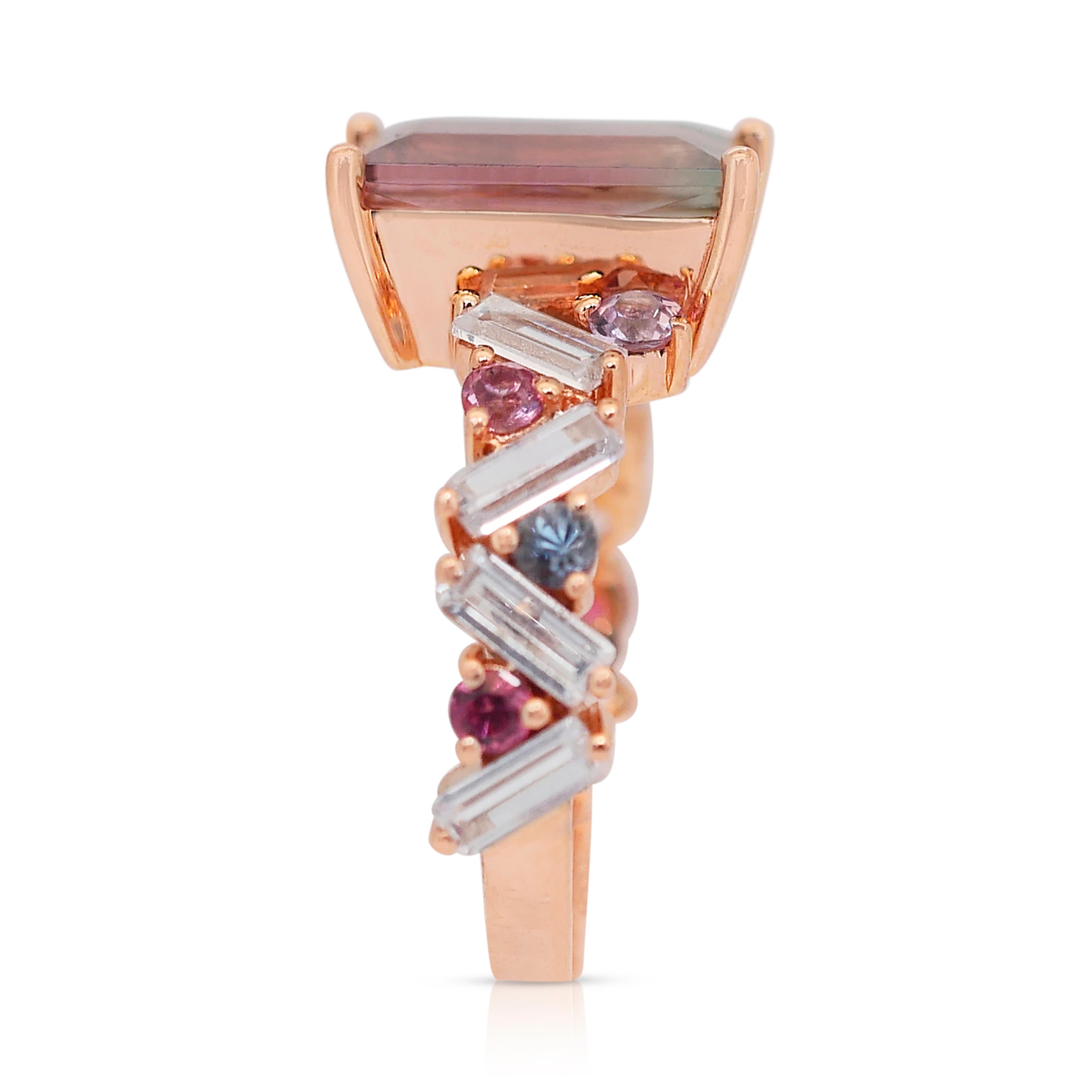 Elegante anello a grappolo con tormalina da 4,13 carati in oro rosa 18 carati - certificato GCI In condizioni Nuovo in vendita a רמת גן, IL