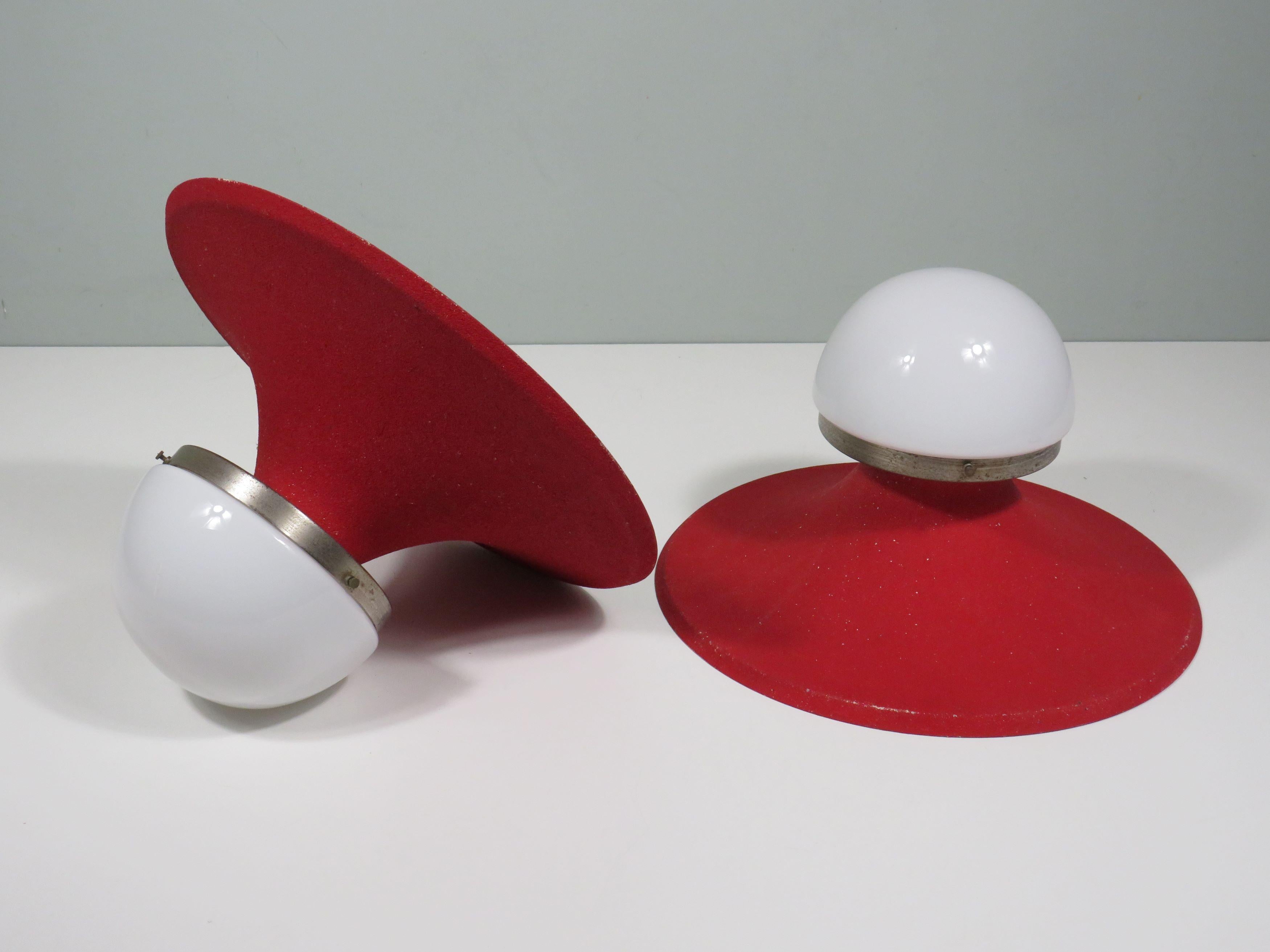 Lampada da parete o da soffitto in stile anni '50 - Linee fluide e texture sottile in vendita 3