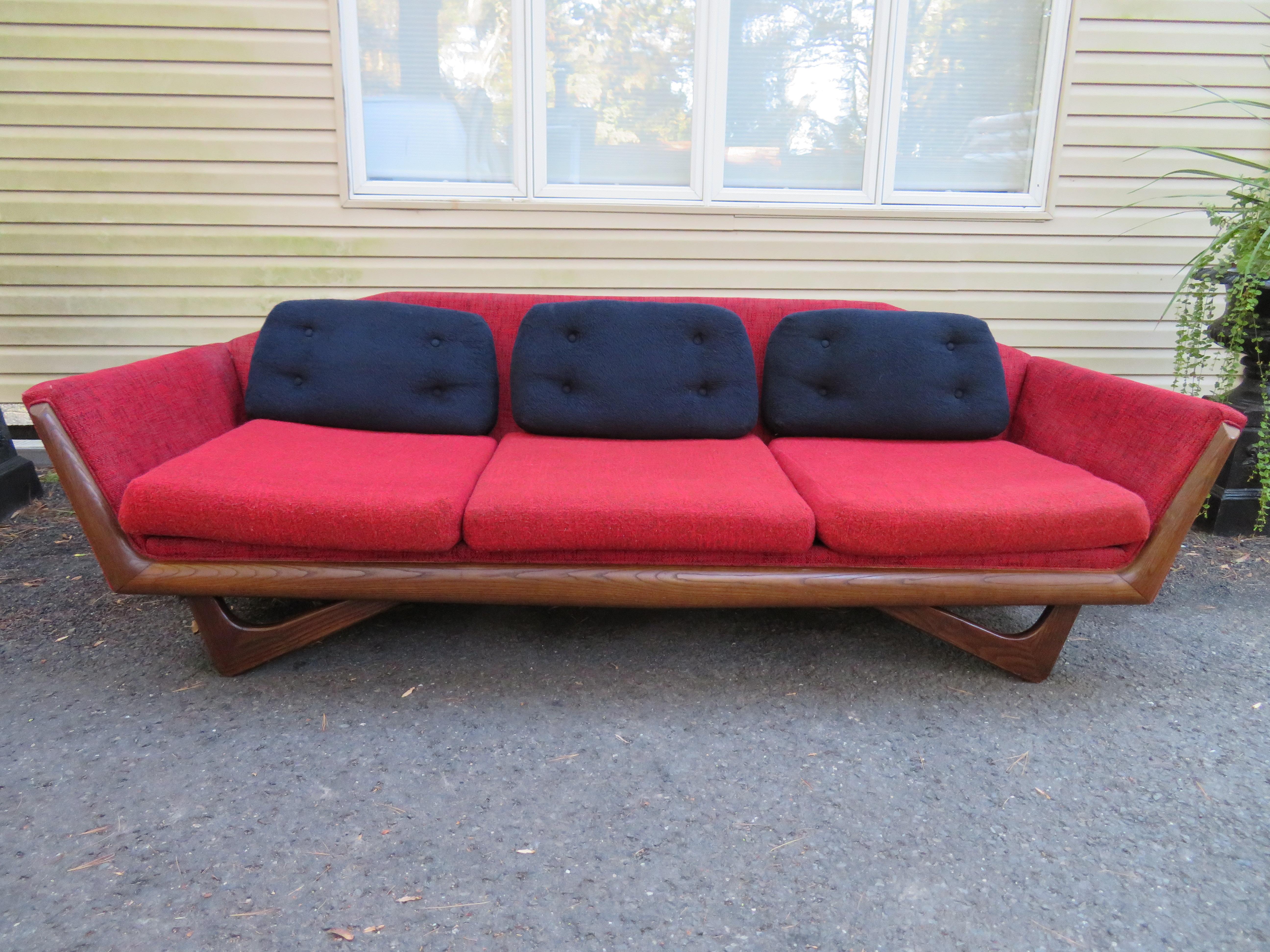 Stylish Adrian Pearsall Style Sculptural Walnut Sofa Midcentury For Sale 5