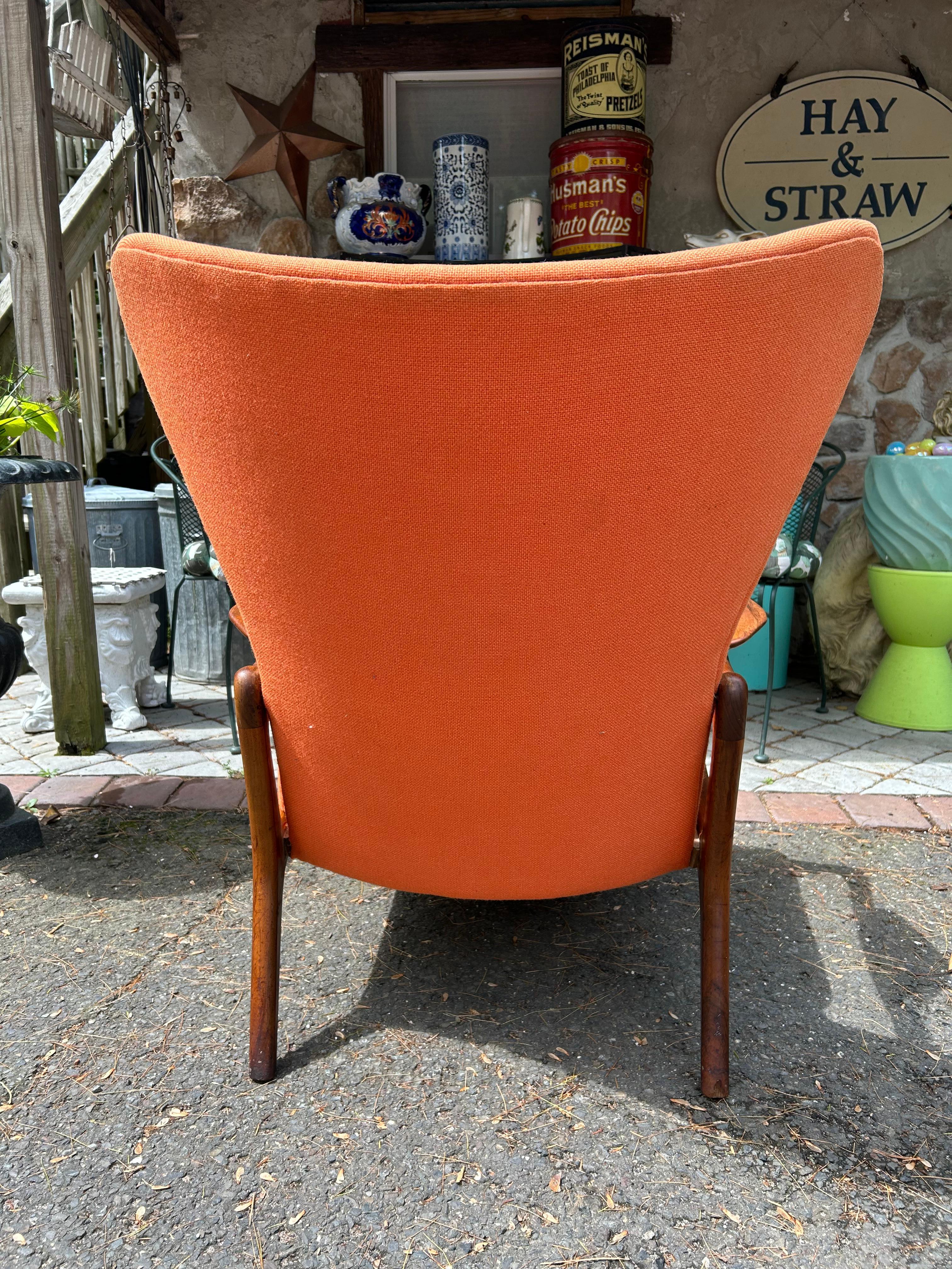 Américain Chaise longue en noyer sculpturale à dossier en aile Adrian Pearsall Mid-Century en vente