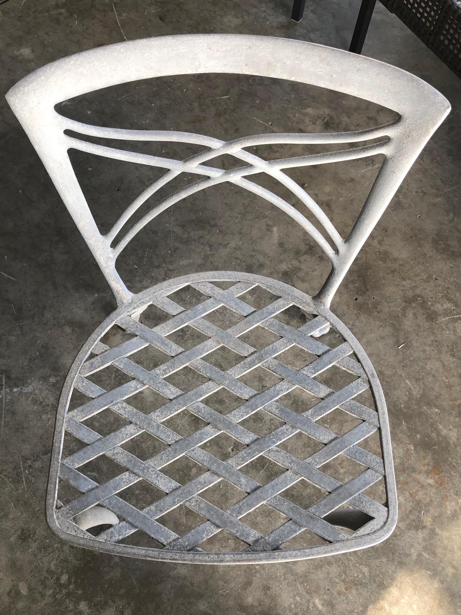 Stylish American 1960s Five-Piece Aluminum Patio Set by Brown Jordan In Good Condition In San Francisco, CA