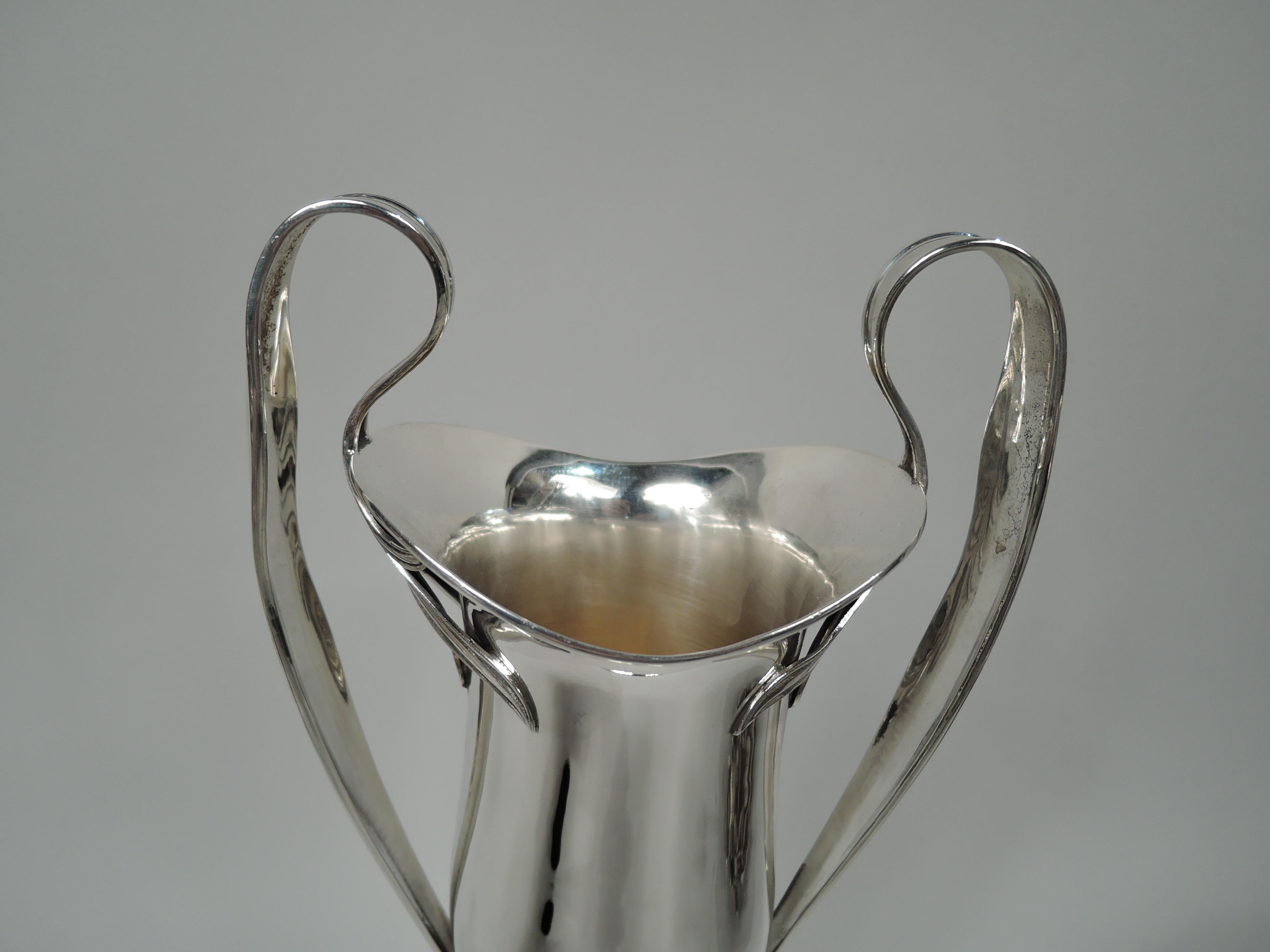 Stylish American Art Nouveau Sterling Silver Vase In Excellent Condition In New York, NY