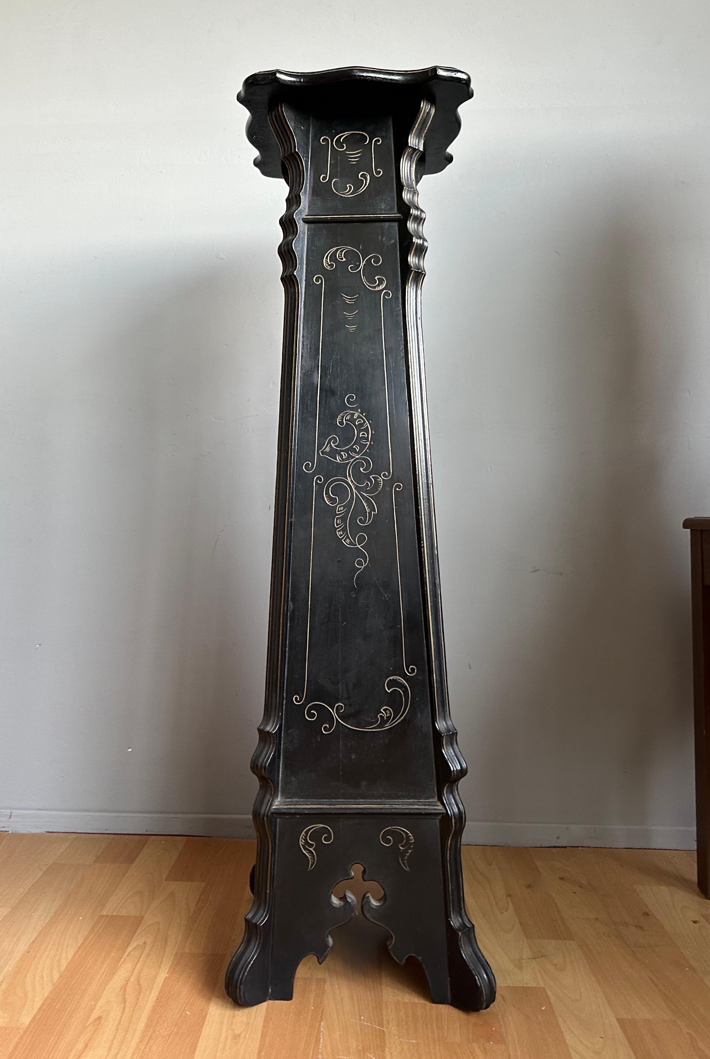 Stylish and Great Antique, Ebonized Flower, Plant or Sculpture Stand / Pedestal For Sale 2