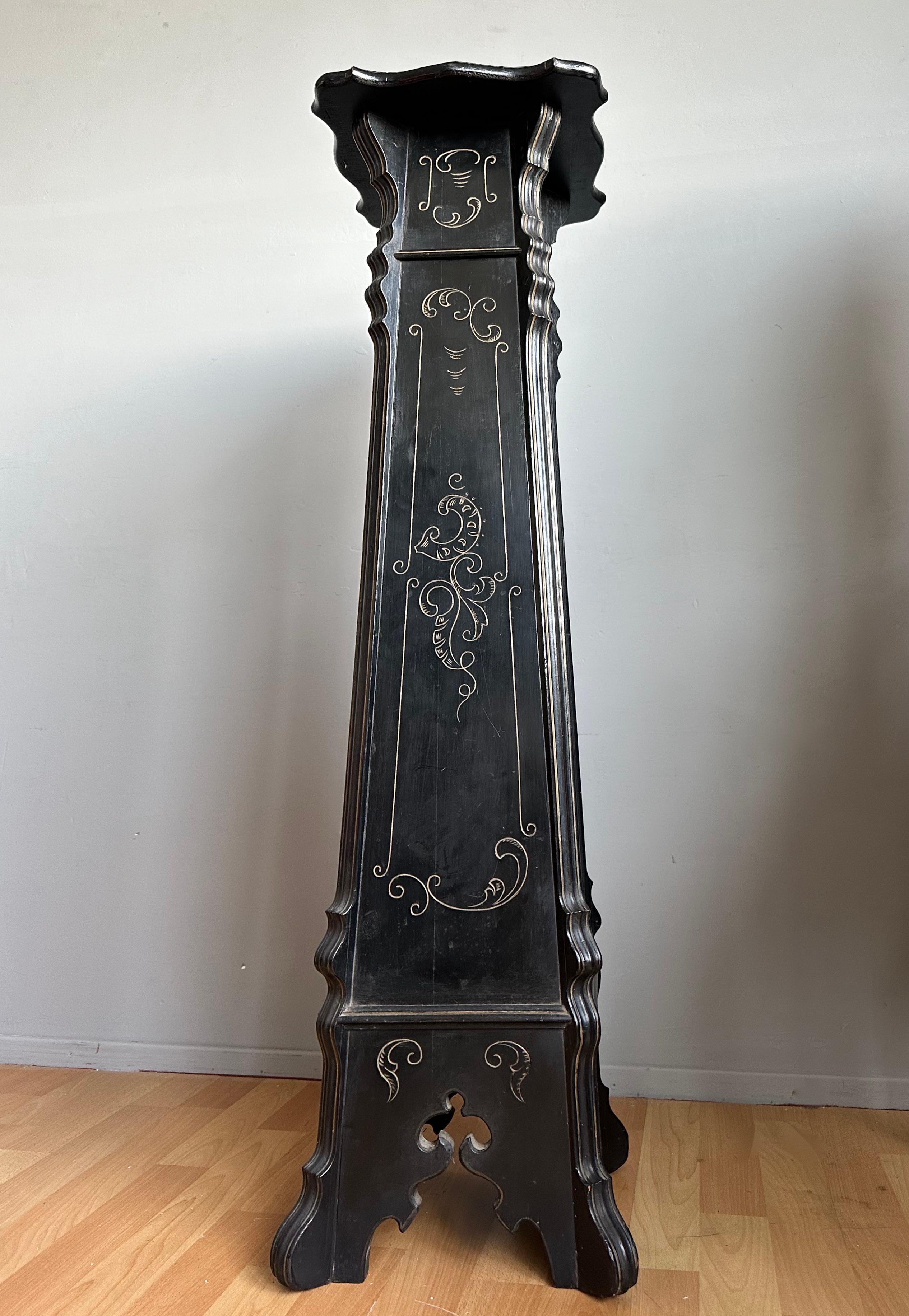 Elegante y Estupendo Soporte / Pedestal Antiguo y Ebonizado para Flores, Plantas o Esculturas en venta 6