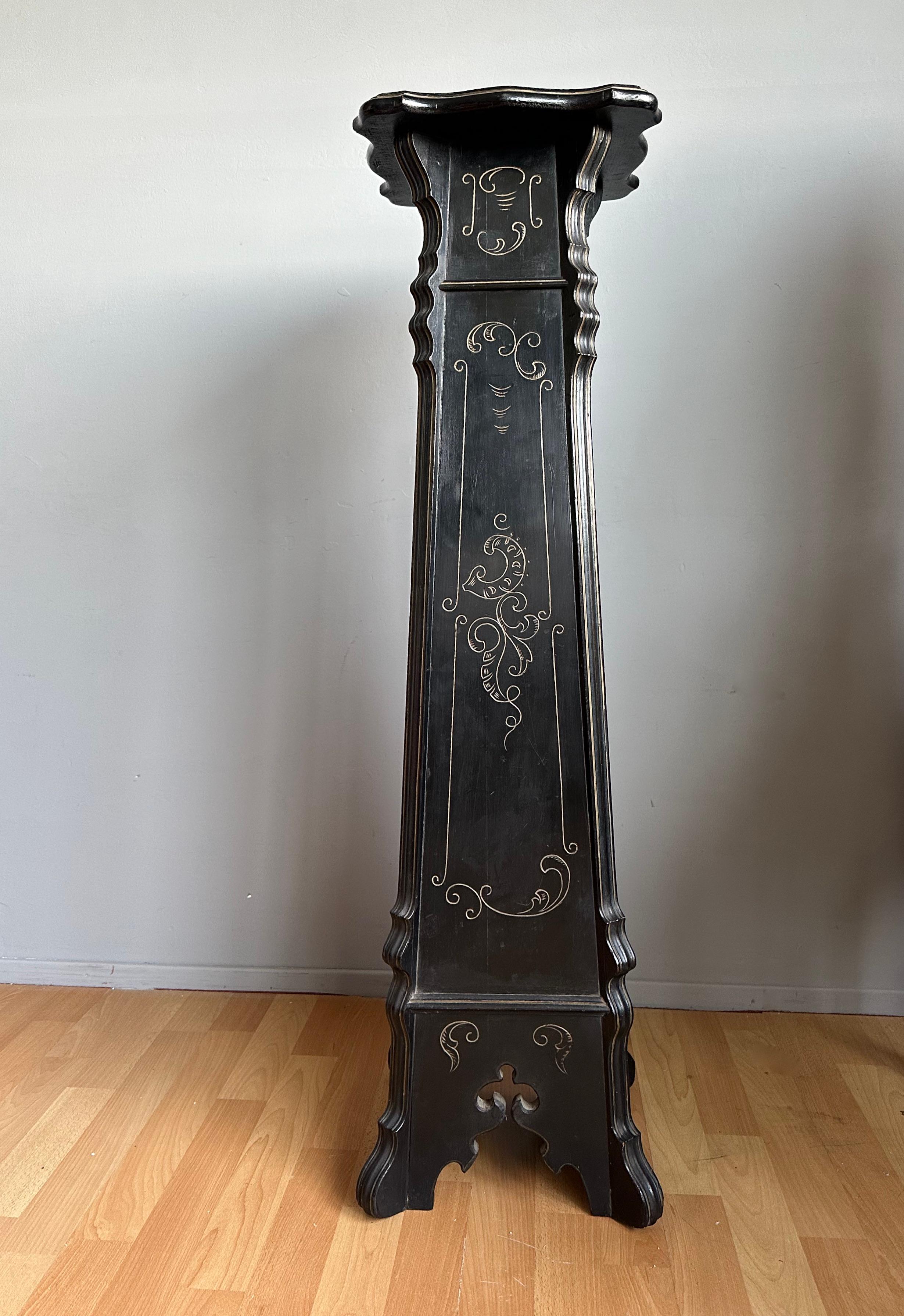 Arts and Crafts Stylish and Great Antique, Ebonized Flower, Plant or Sculpture Stand / Pedestal For Sale
