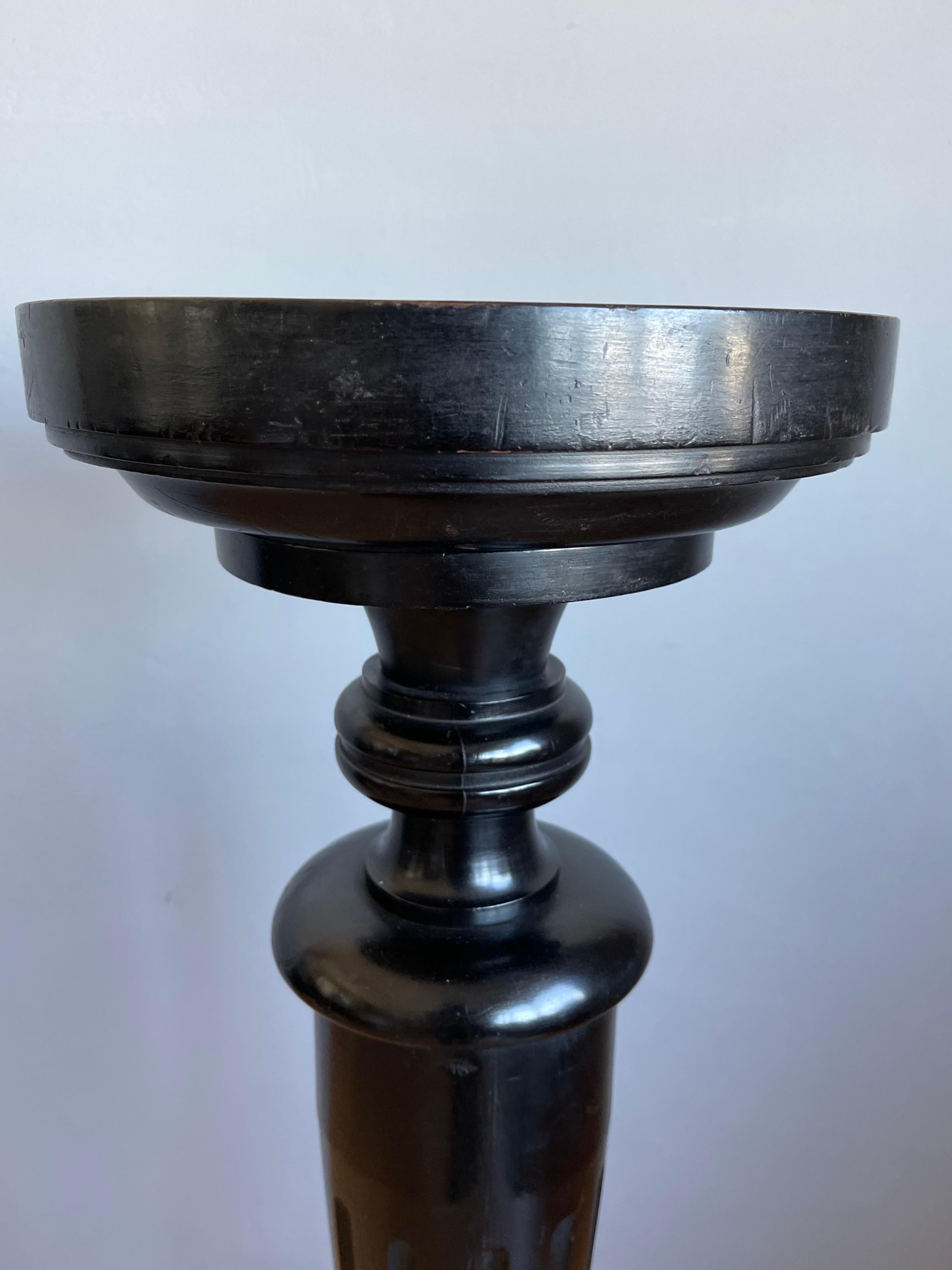 Stylish and Great Looking Antique, Ebonized Column Flower / Plant Pedestal Stand In Good Condition In Lisse, NL