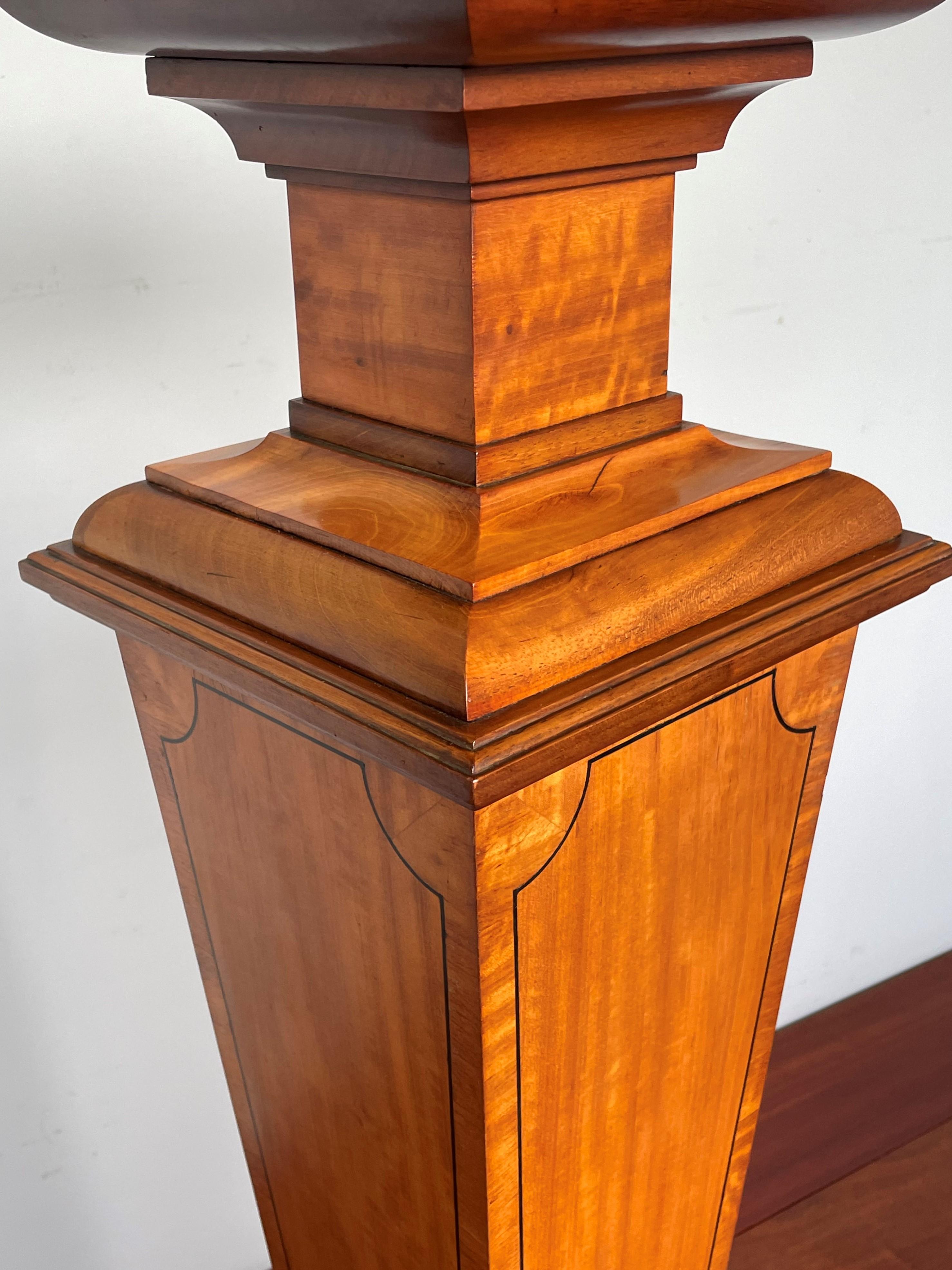 Classical Roman Stylish and Majestic Antique Satinwood & Teakwood Column Pedestal Stand ca. 1910