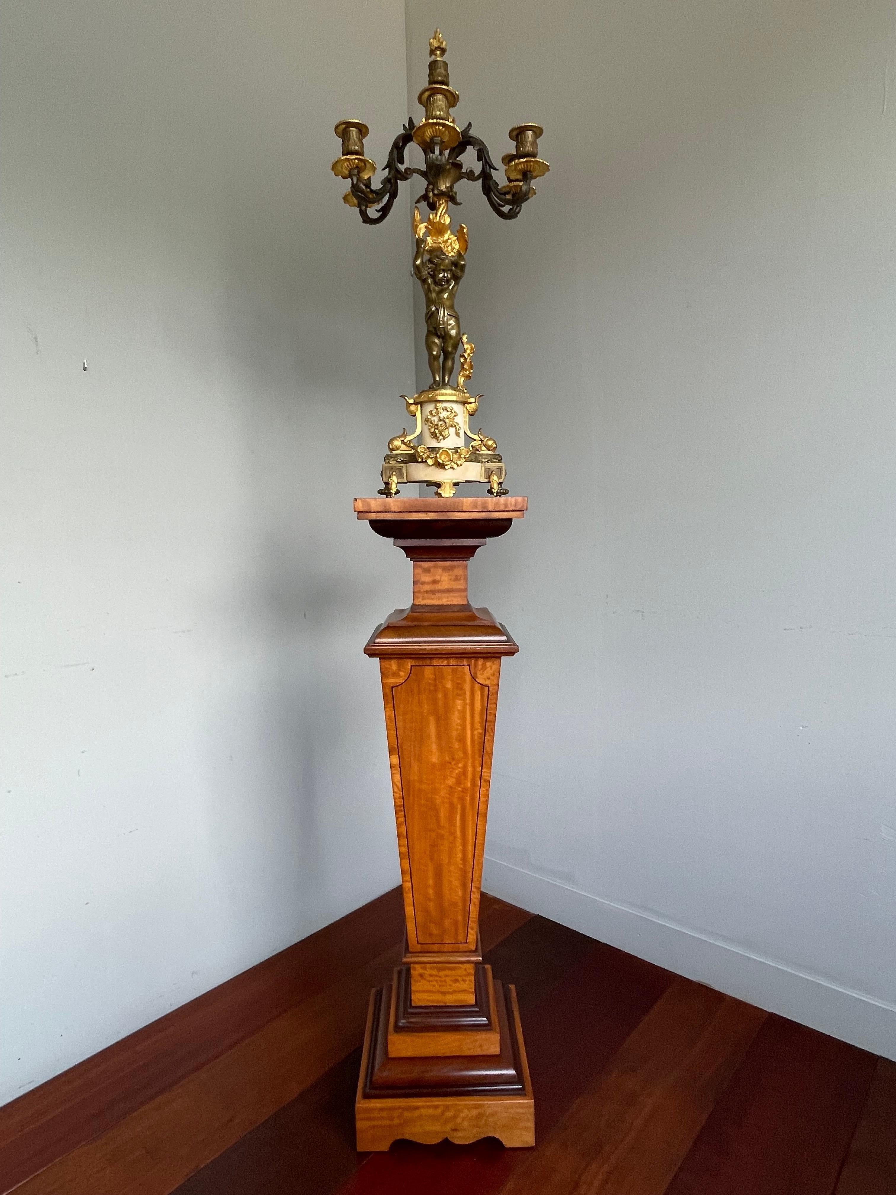 Stylish and Majestic Antique Satinwood & Teakwood Column Pedestal Stand ca. 1910 In Good Condition In Lisse, NL