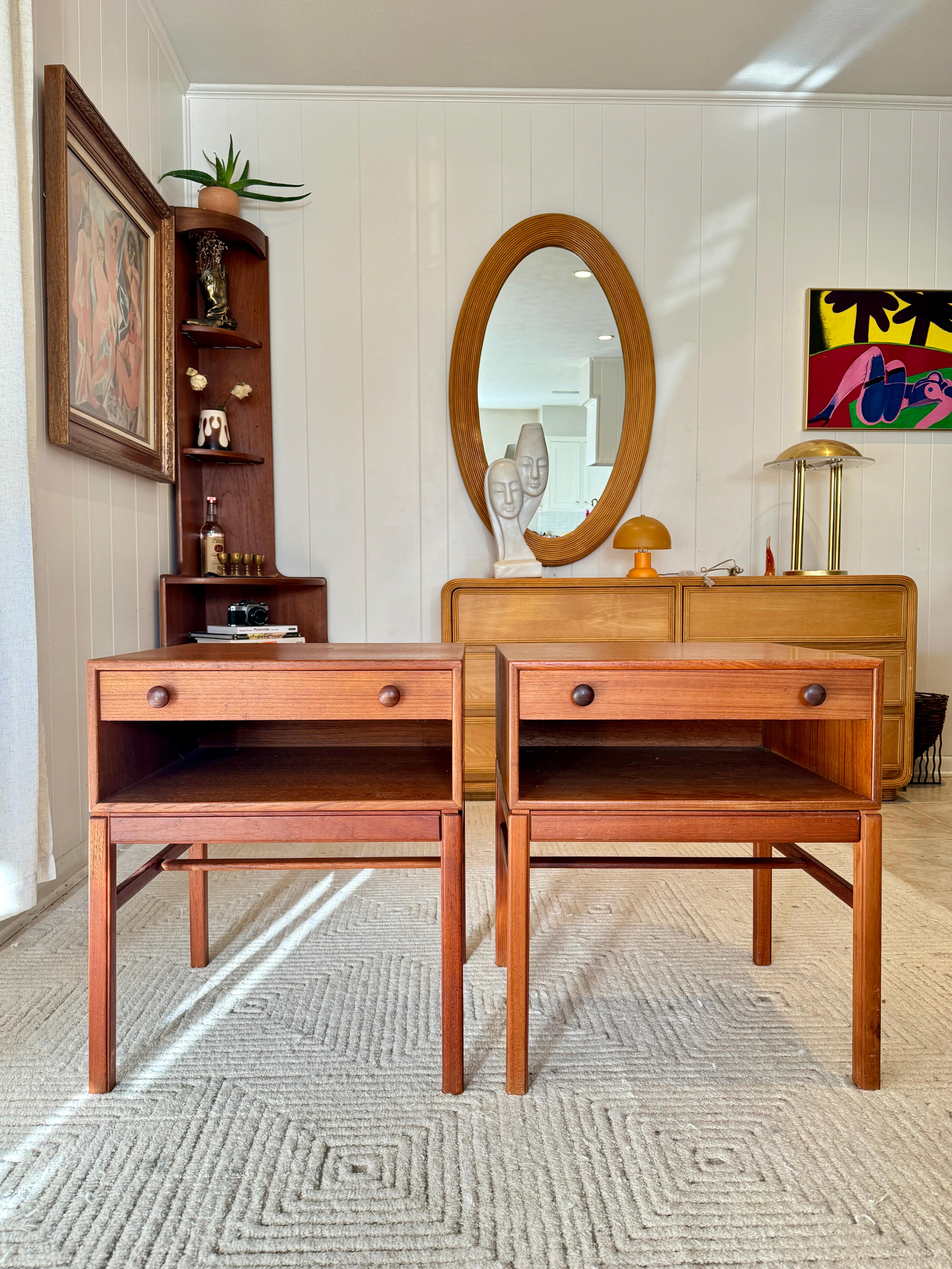Mid-20th Century Stylish and very well made mid century modern  side tables in teak, circa 1960s For Sale