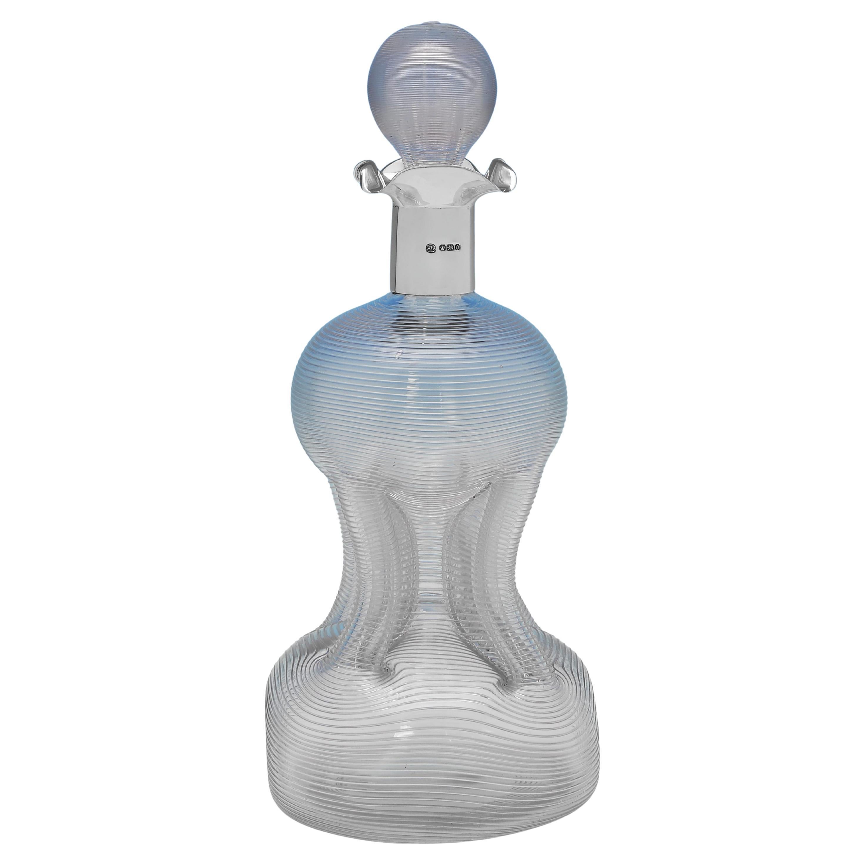 Carafe à décanter ancienne en verre et argent sterling fabriquée en 1896. en vente