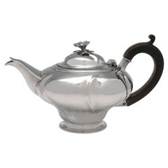 Stilvolle antike Sterling Silber Teekanne:: Batchelor Größe:: London:: 1824
