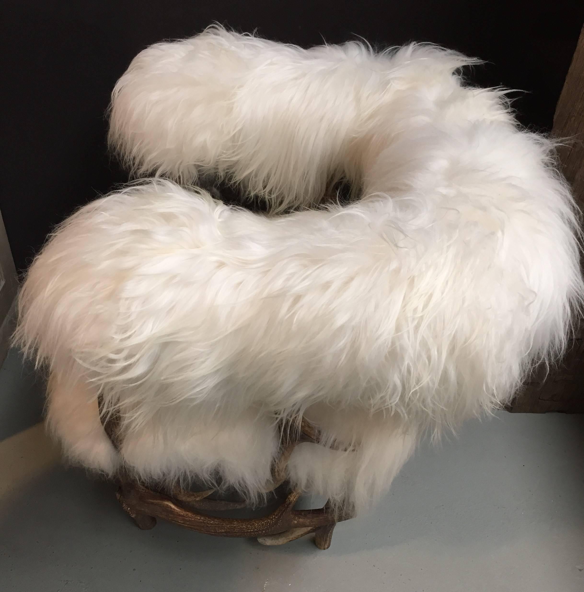 Dutch Stylish Antler Sheepskin Chair