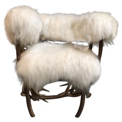 Chaise en peau de mouton en bois de cerf