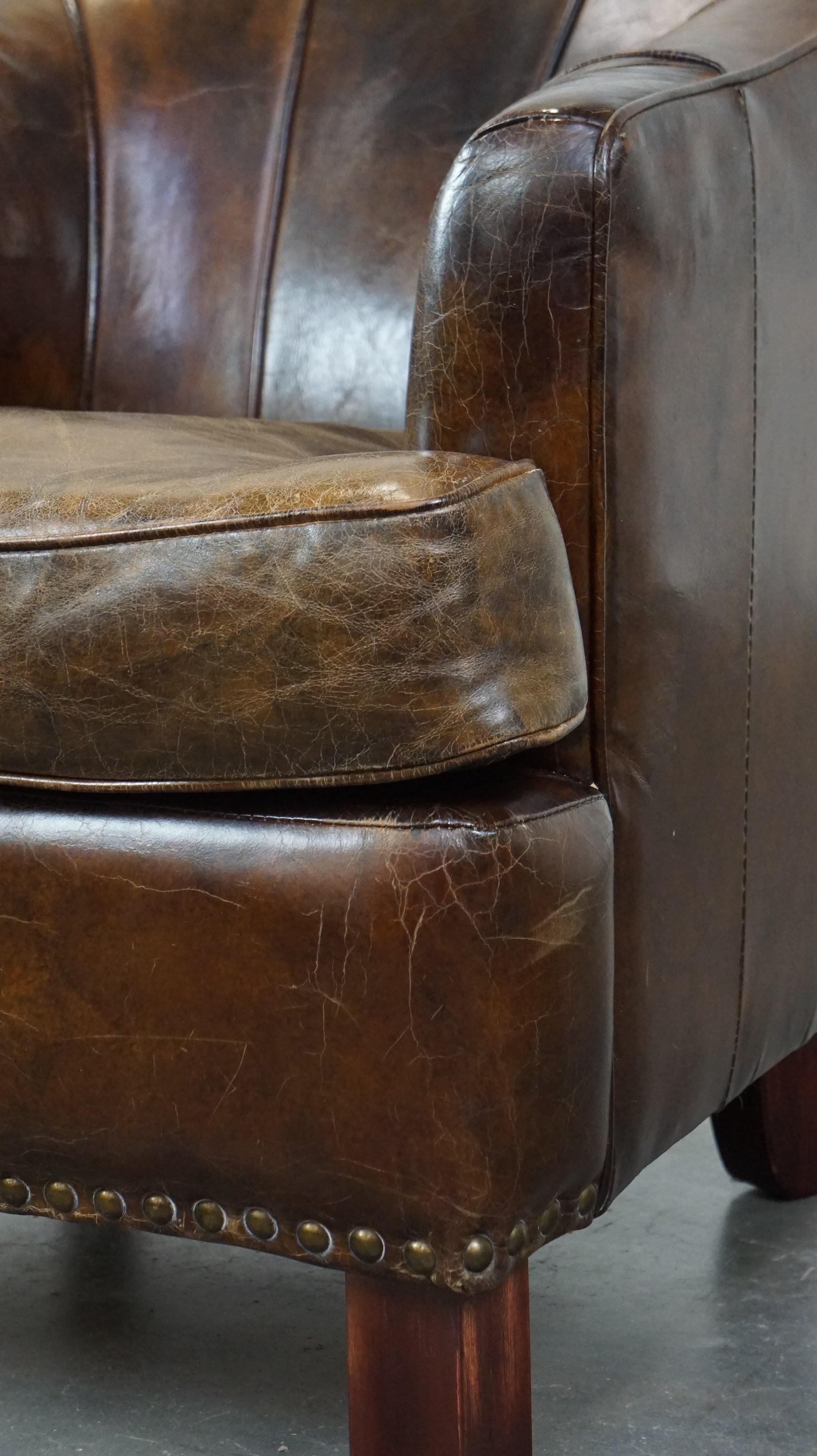 Fauteuil élégant au design unique et à la belle finition, en cuir en vente 5