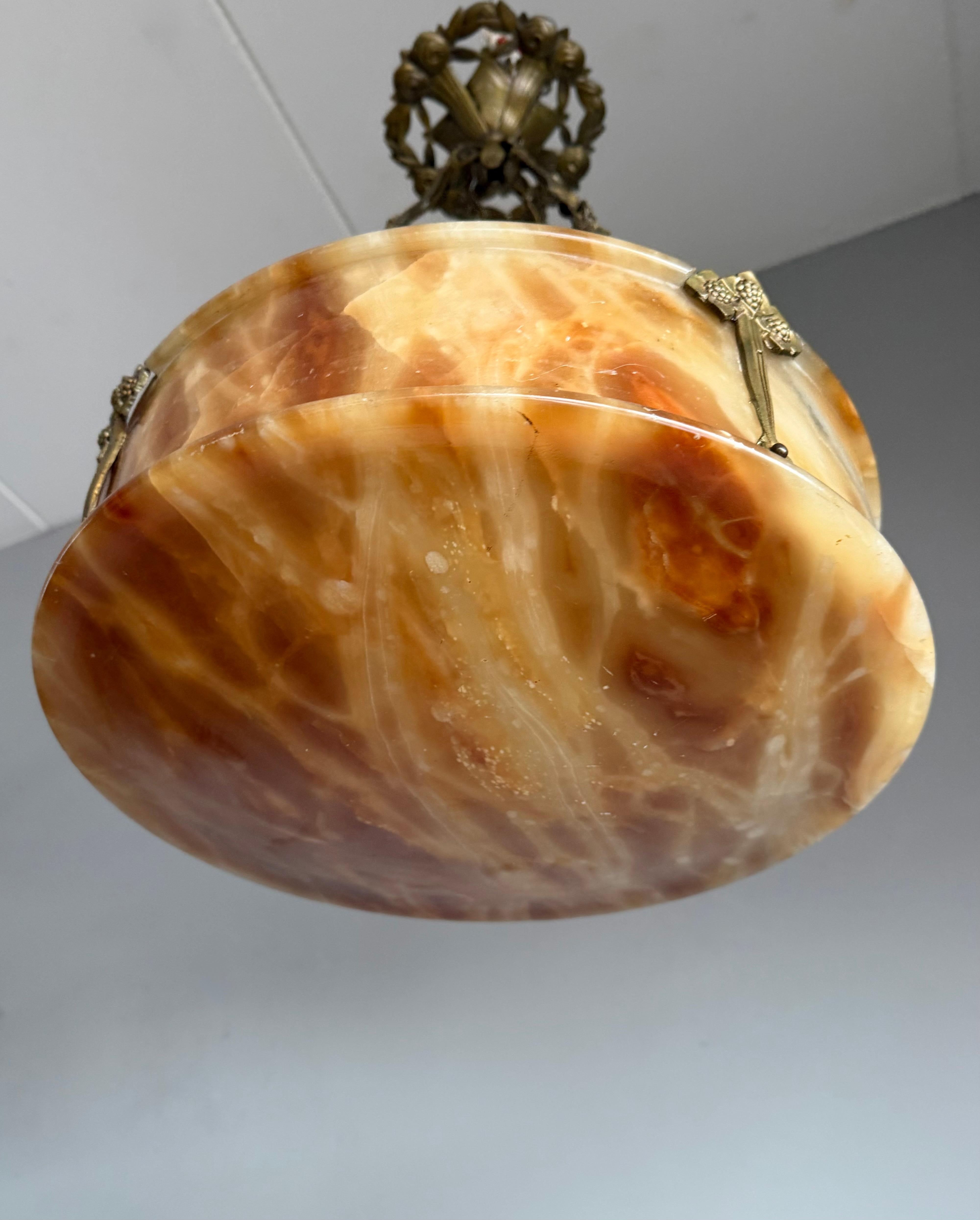 Stylish Art Deco Alabaster & Bronze Pendant Chandelier with Unique Bronze Chain en vente 5