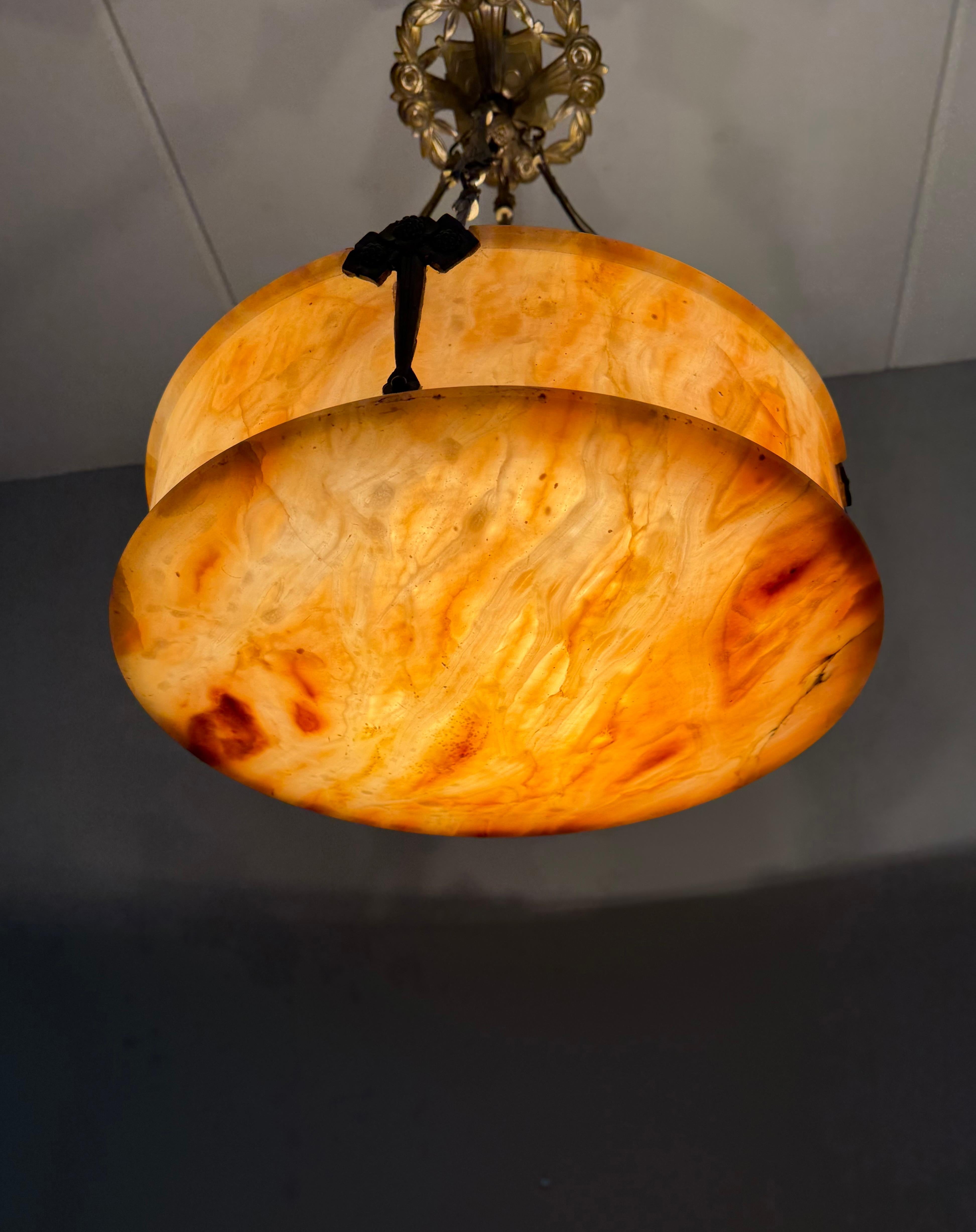 Stylish Art Deco Alabaster & Bronze Pendant Chandelier with Unique Bronze Chain en vente 6