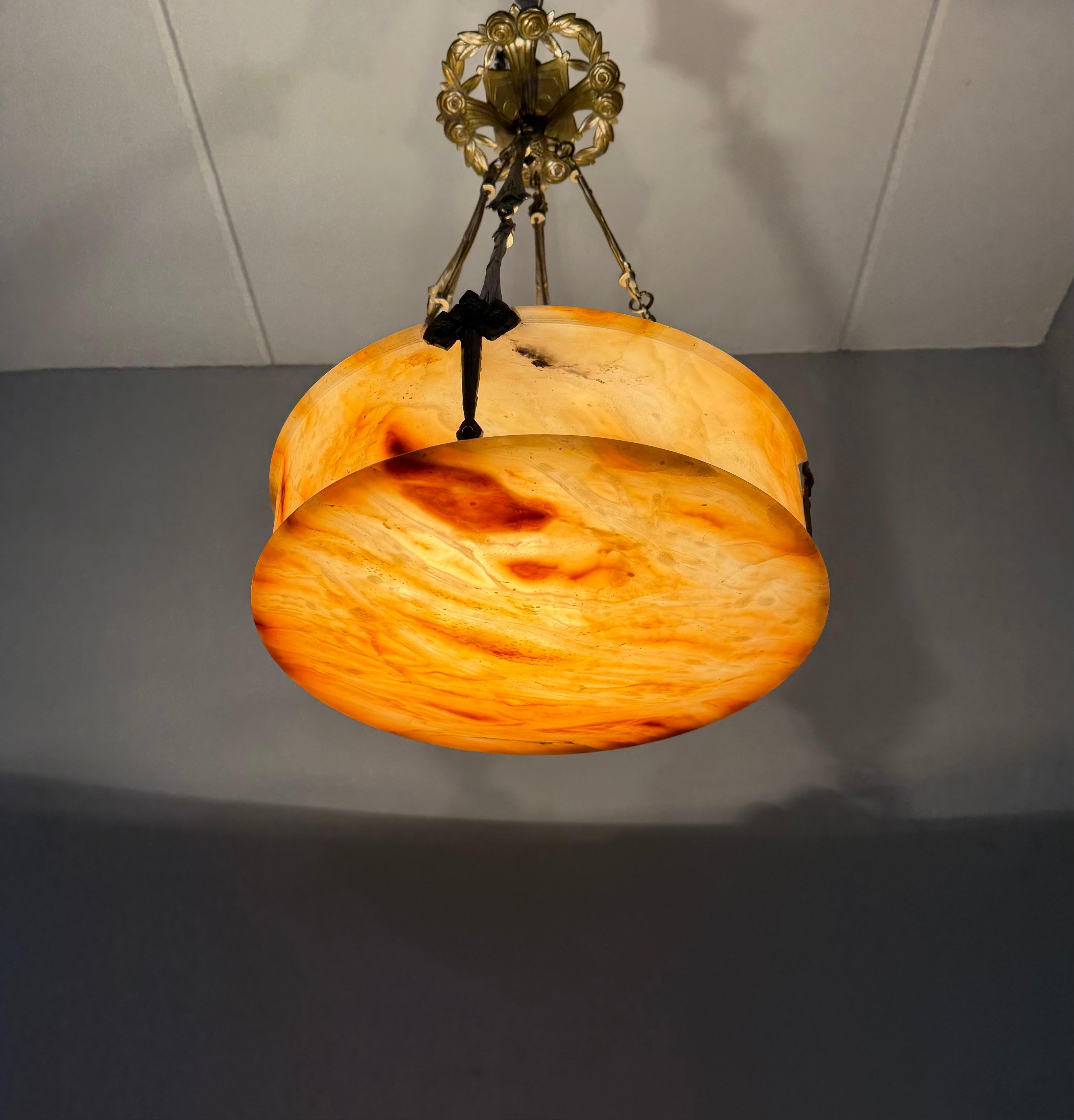 Stylish Art Deco Alabaster & Bronze Pendant Chandelier with Unique Bronze Chain en vente 9
