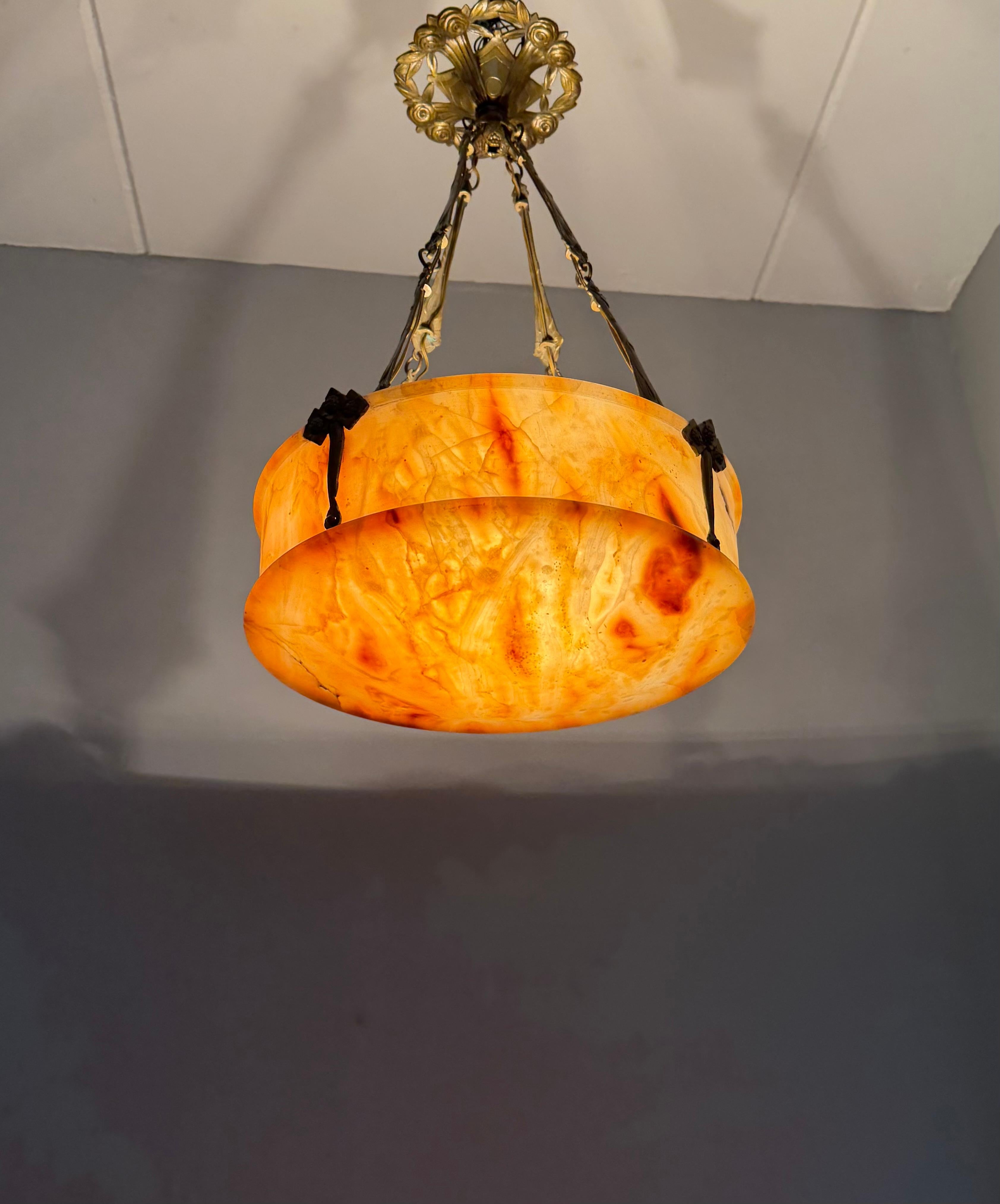 Stylish Art Deco Alabaster & Bronze Pendant Chandelier with Unique Bronze Chain en vente 10