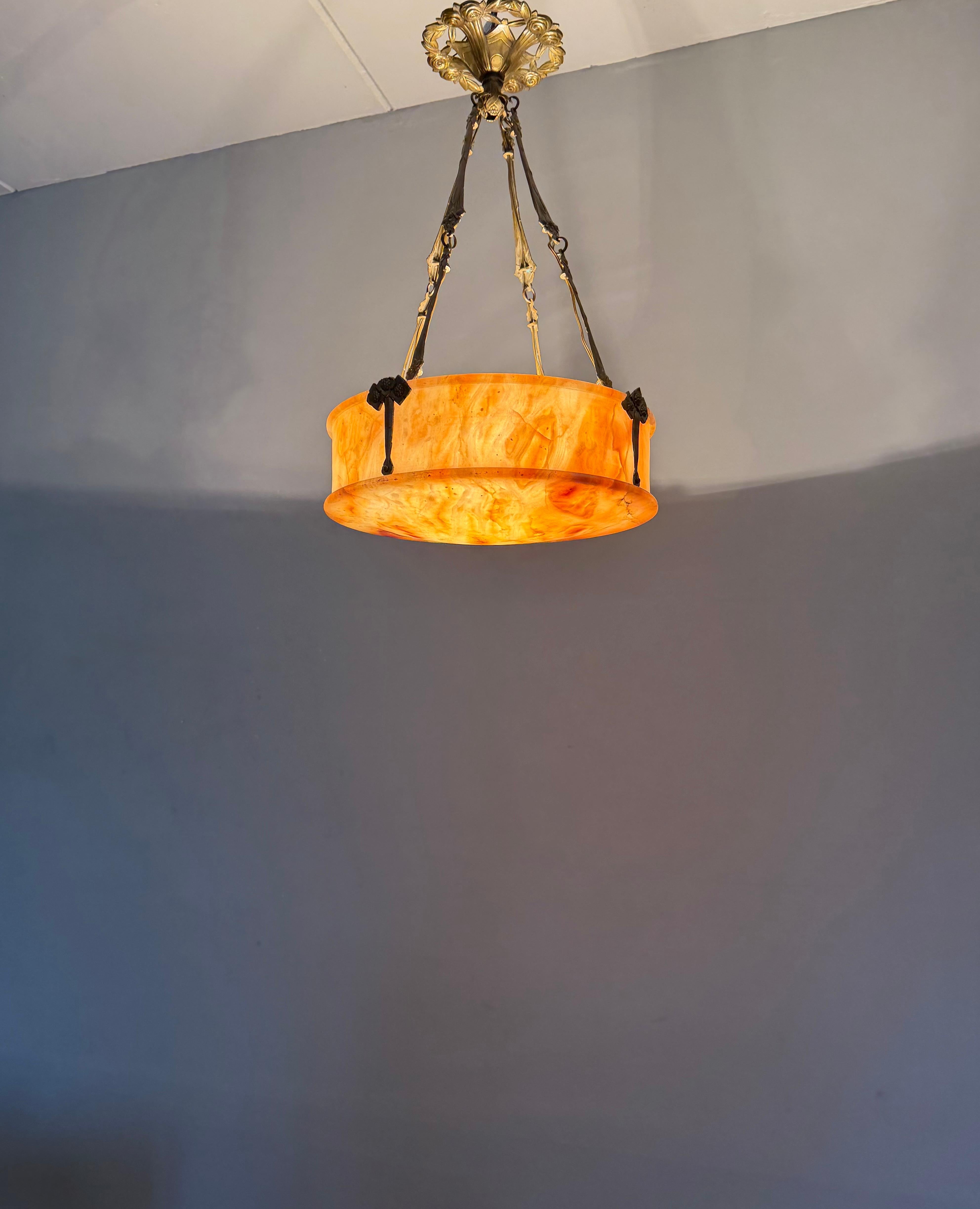 Stylish Art Deco Alabaster & Bronze Pendant Chandelier with Unique Bronze Chain en vente 11