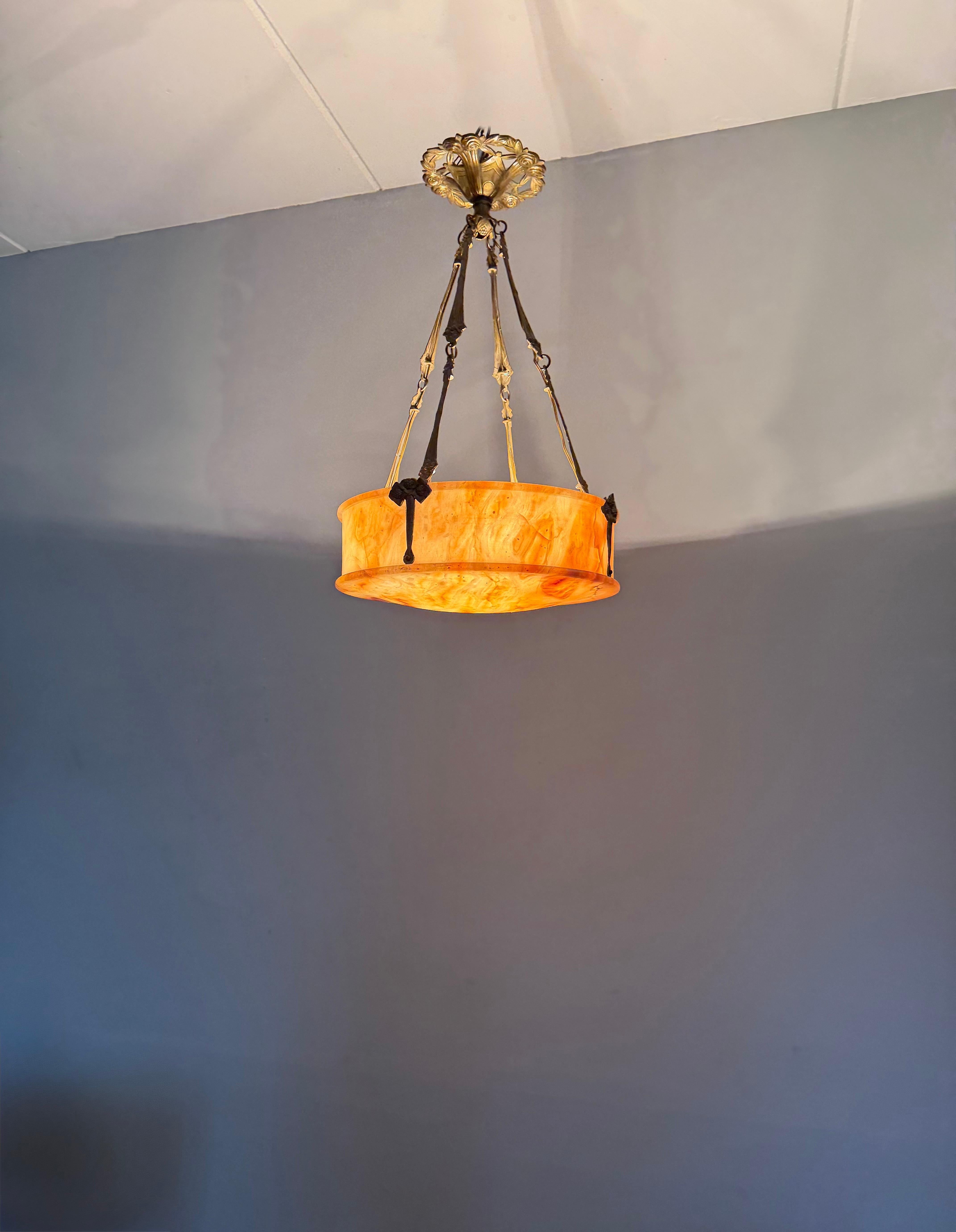 Stylish Art Deco Alabaster & Bronze Pendant Chandelier with Unique Bronze Chain en vente 12