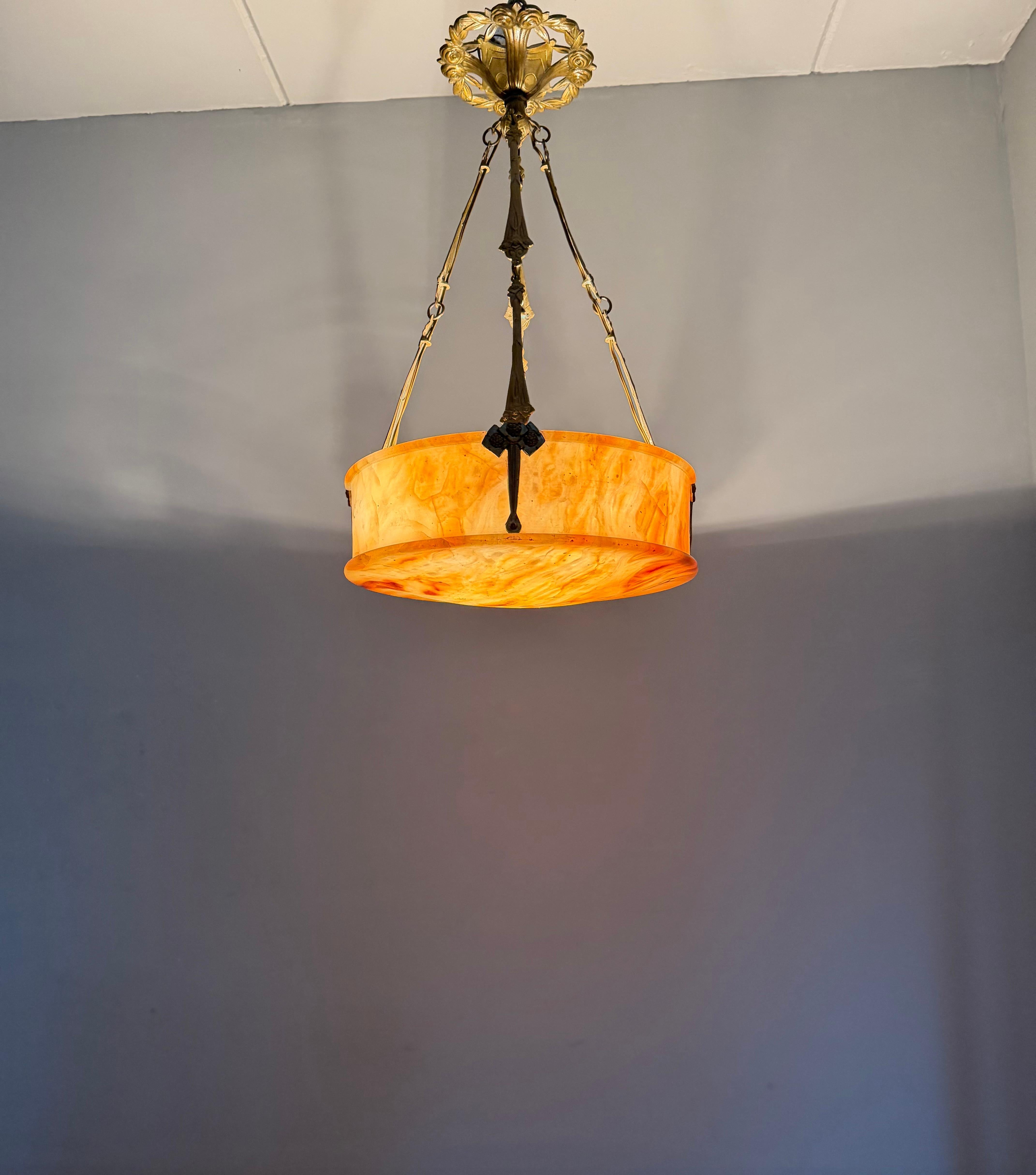 Stylish Art Deco Alabaster & Bronze Pendant Chandelier with Unique Bronze Chain en vente 13