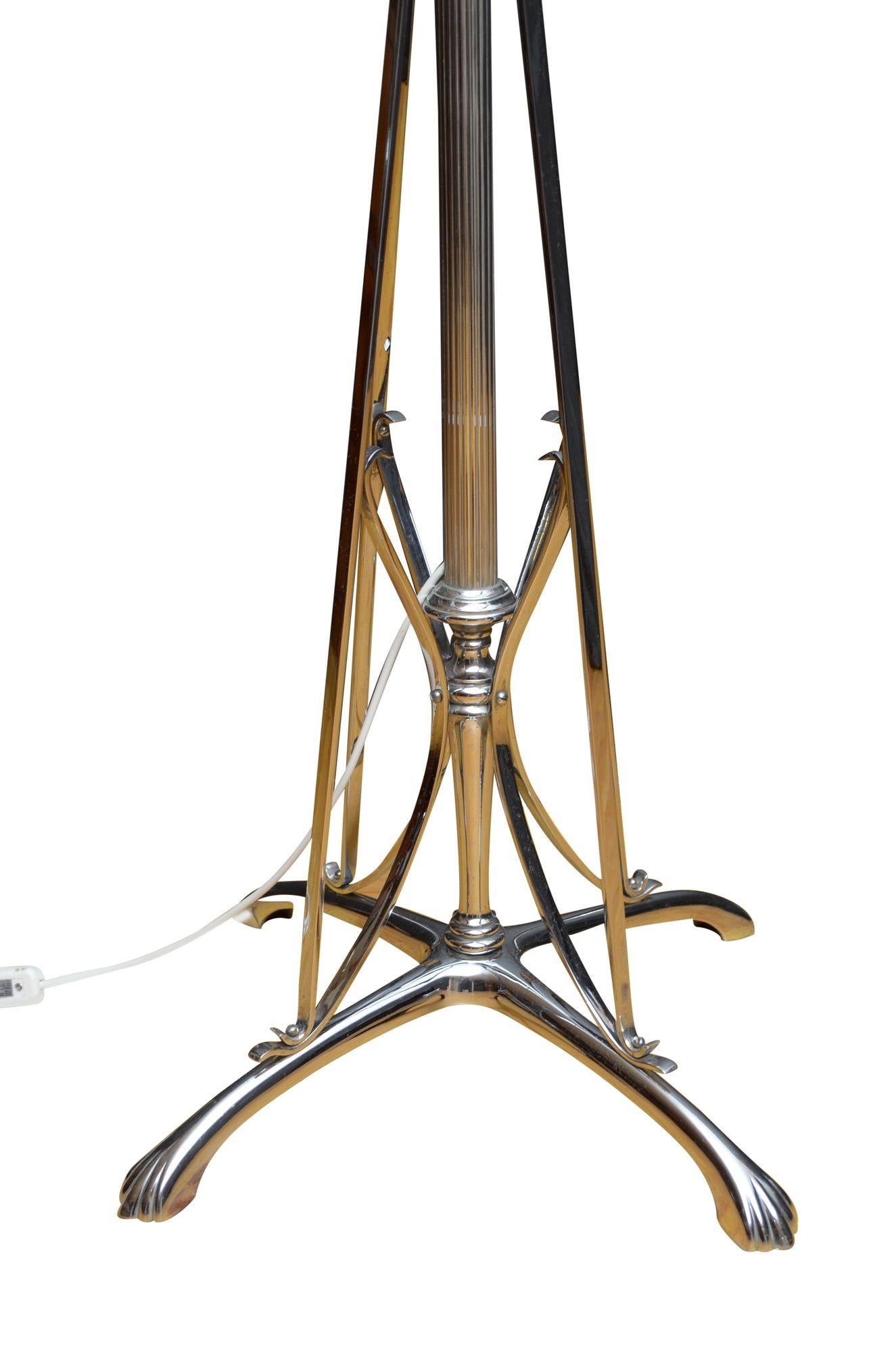 Stylish Art Deco Chrome Floor Standard Lamp For Sale 2
