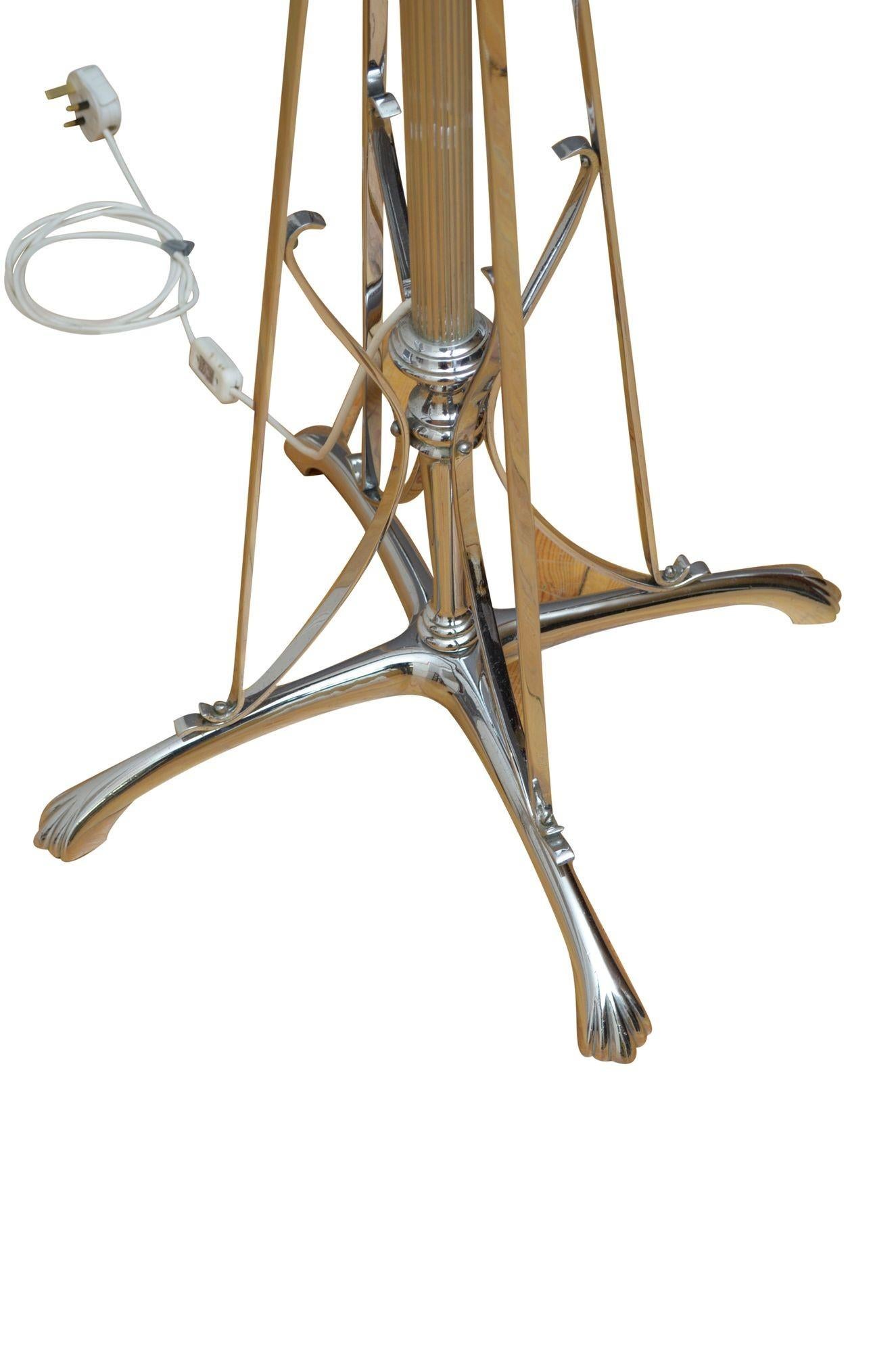 Stylish Art Deco Chrome Floor Standard Lamp For Sale 3