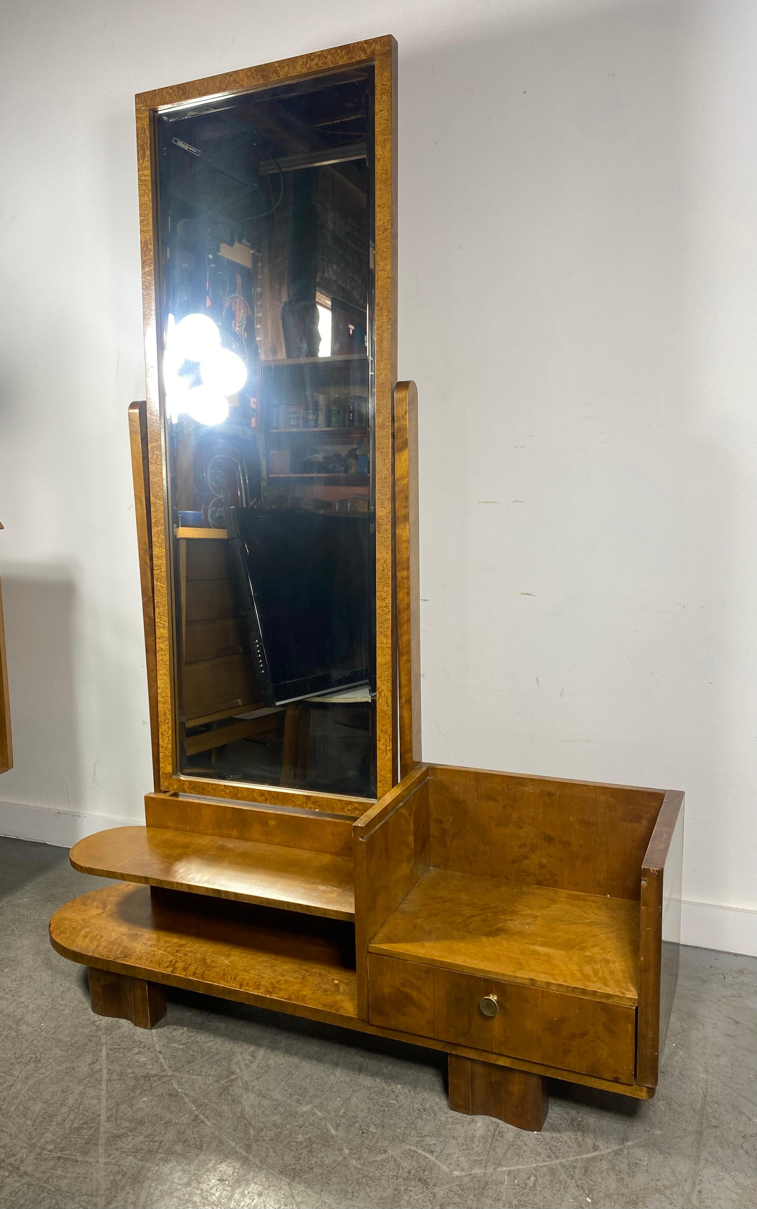 Stylish Art Deco Dressing Table / Vanity / cheval mirror For Sale 1