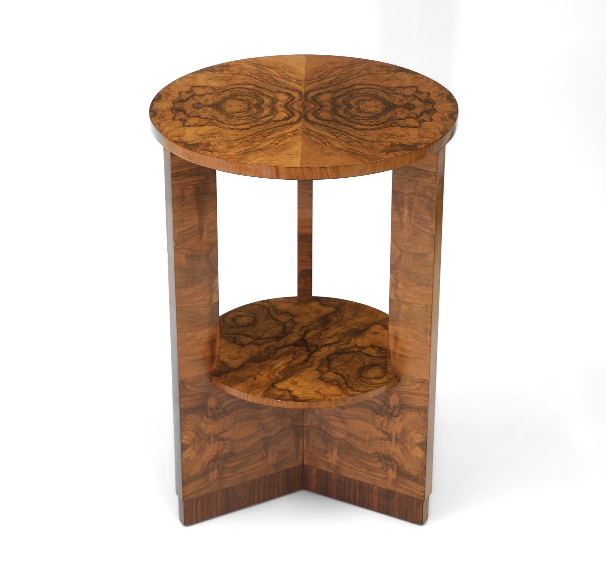 Stilvoller Art Deco Beistelltisch 'Rakete' aus gemasertem Nussbaum 1930er Jahre im Angebot 8
