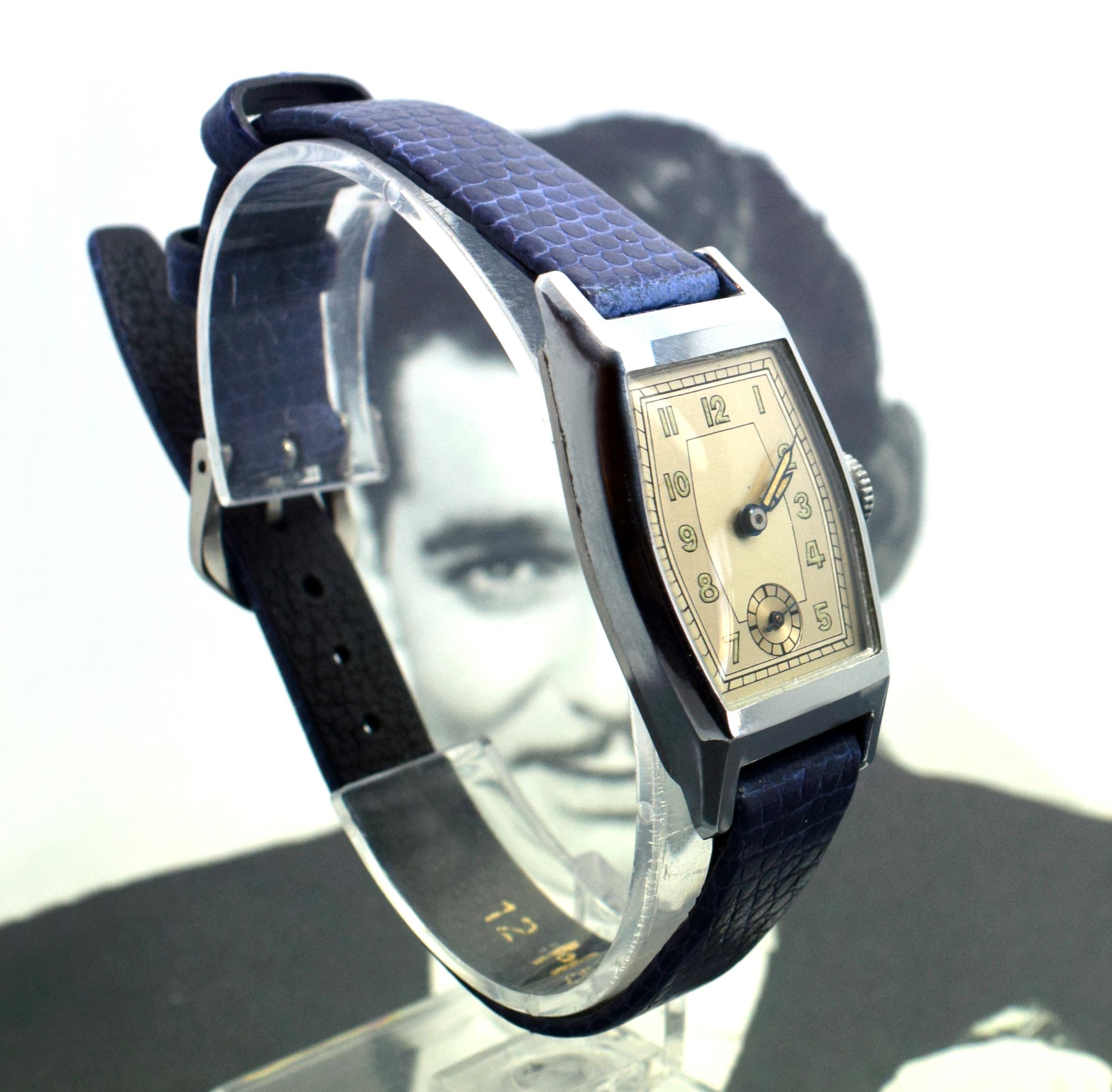 Stylish Art Deco Gents Wristwatch Old Stock, Never Worn, circa 1930 8