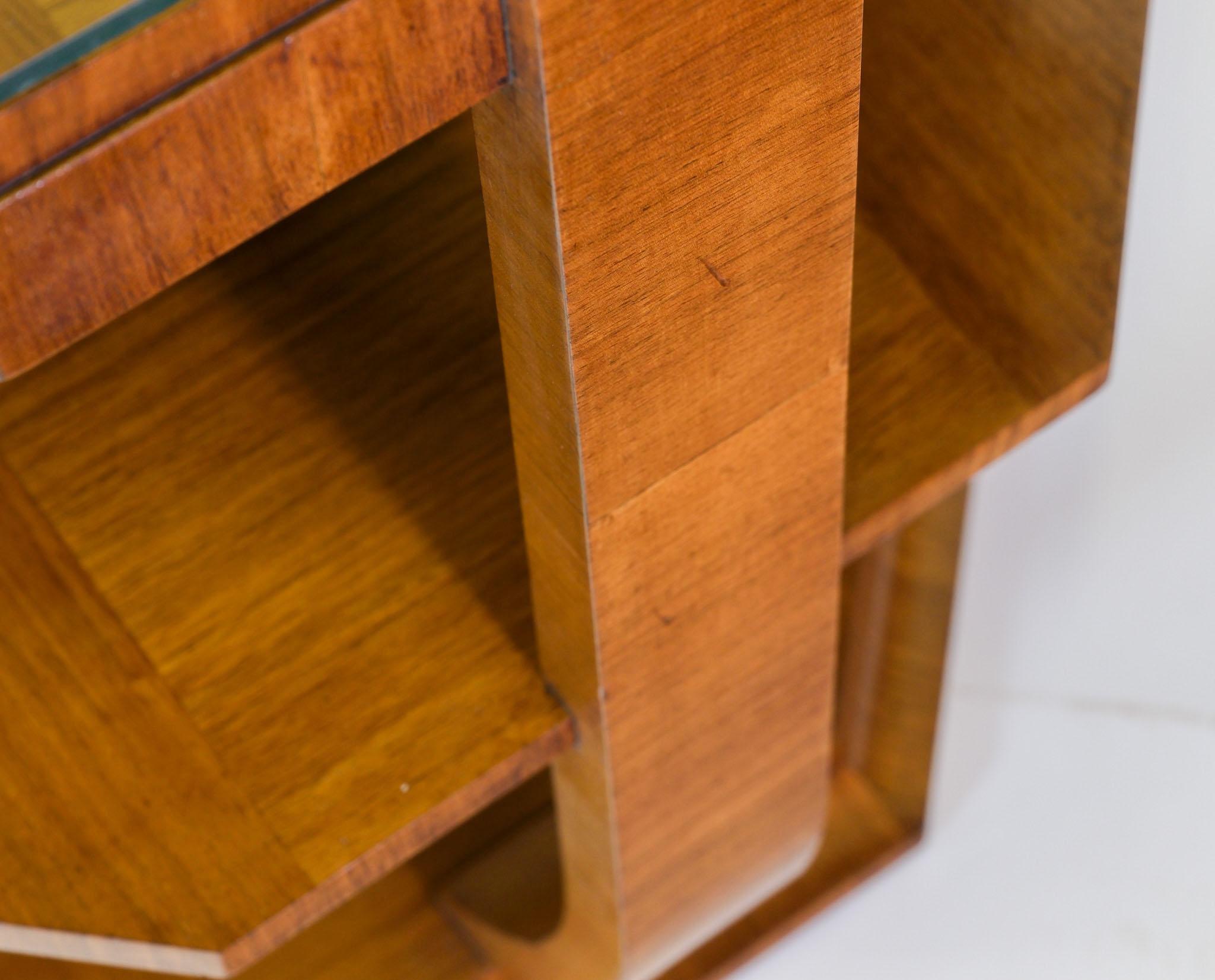 Stylish Art Deco Geometric Pattern Walnut Large Octagonal Coffee Table For Sale 5