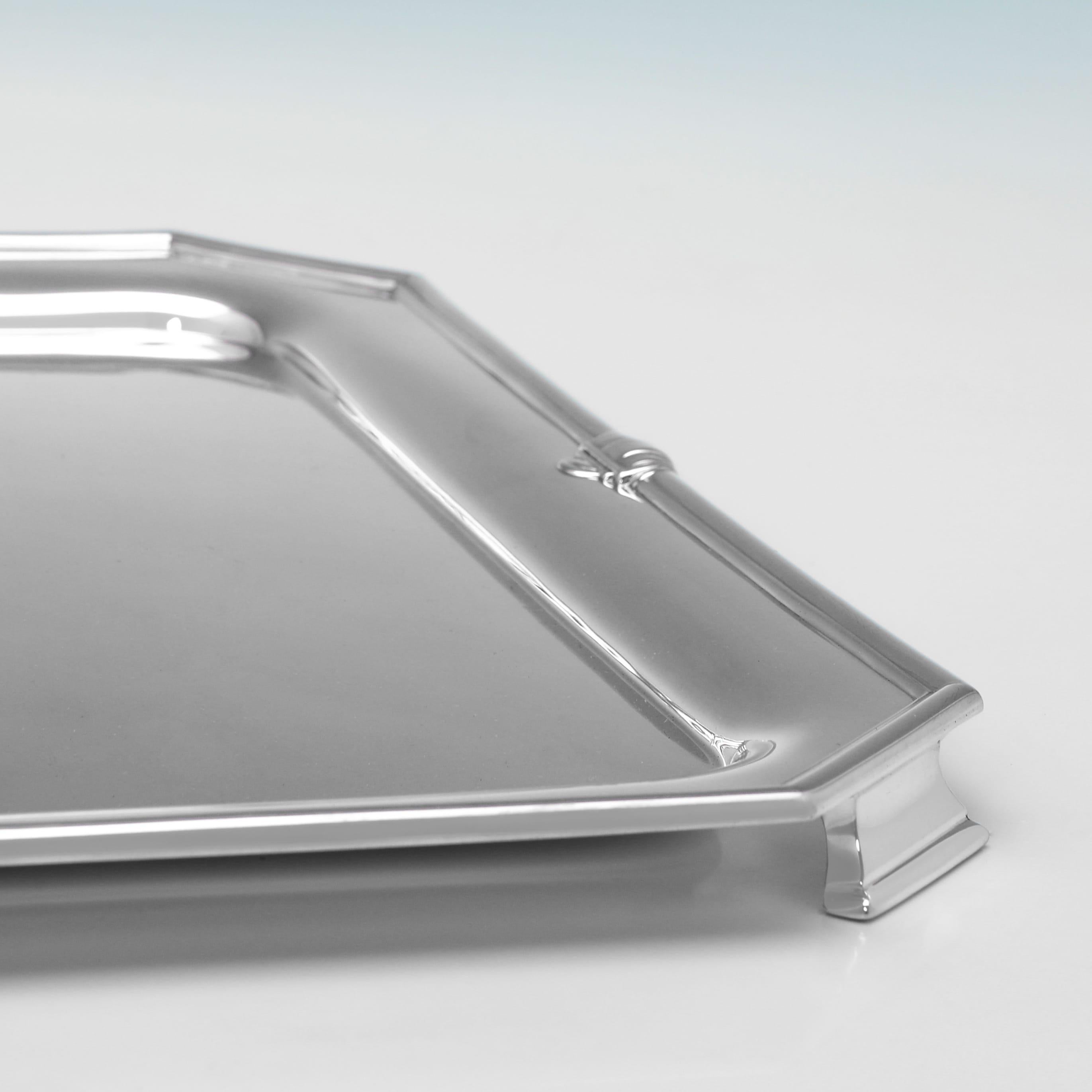 English Stylish Art Deco Period Sterling Silver Salver - Made in 1930 by Frank Cobb For Sale