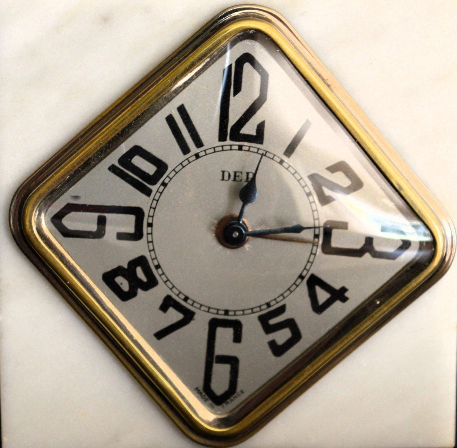 Stilvolle Art Deco kleine Marmor & Chrom Uhr mit Alarm von DEP, Französisch, C1930 im Angebot 3