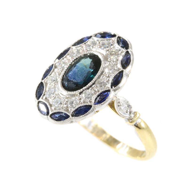 Stylish Art Deco Style Diamond and Natural Sapphire Engagement Ring In Excellent Condition For Sale In Antwerp, BE