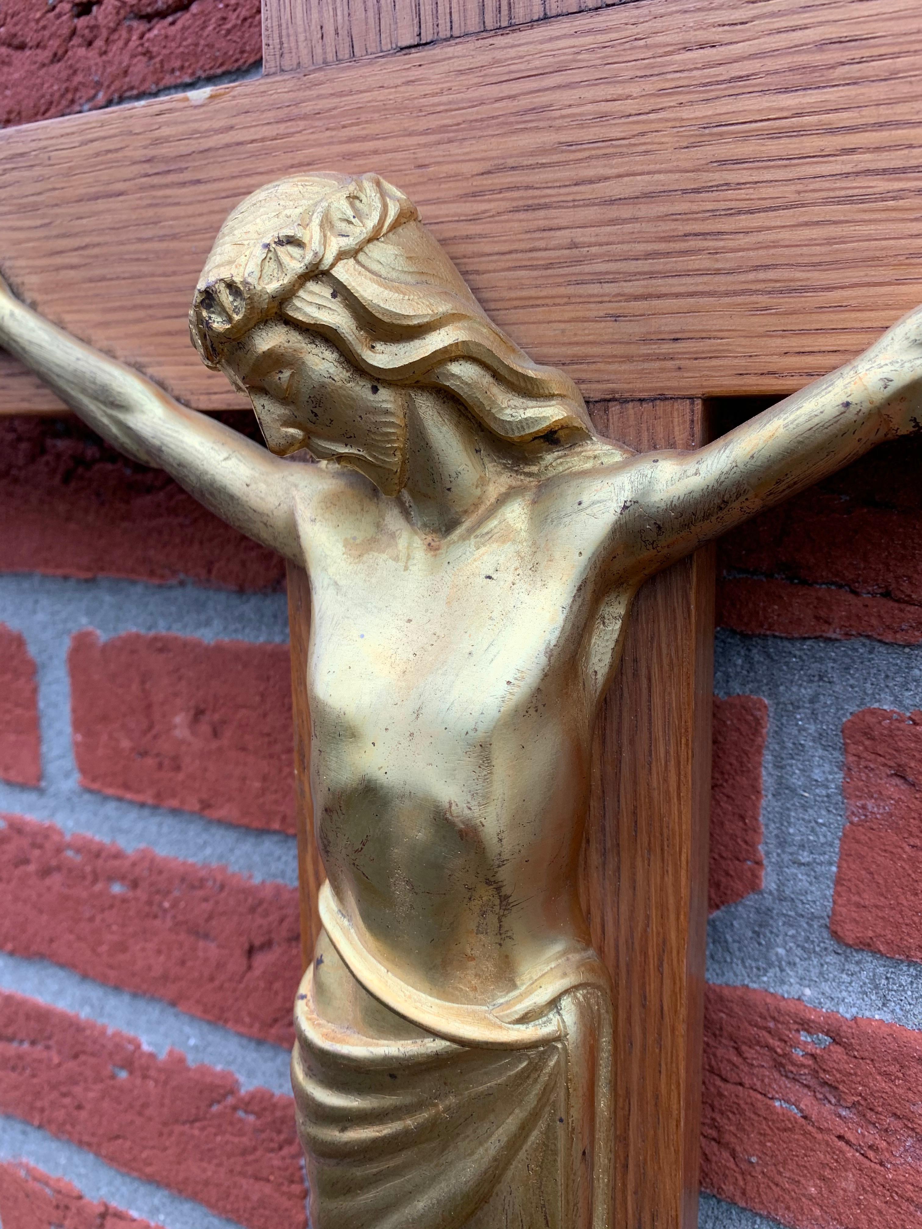 Stylish Art Deco Wall Crucifix Gilt Bronze Christ Corpus Mounted on a Oak Cross For Sale 11