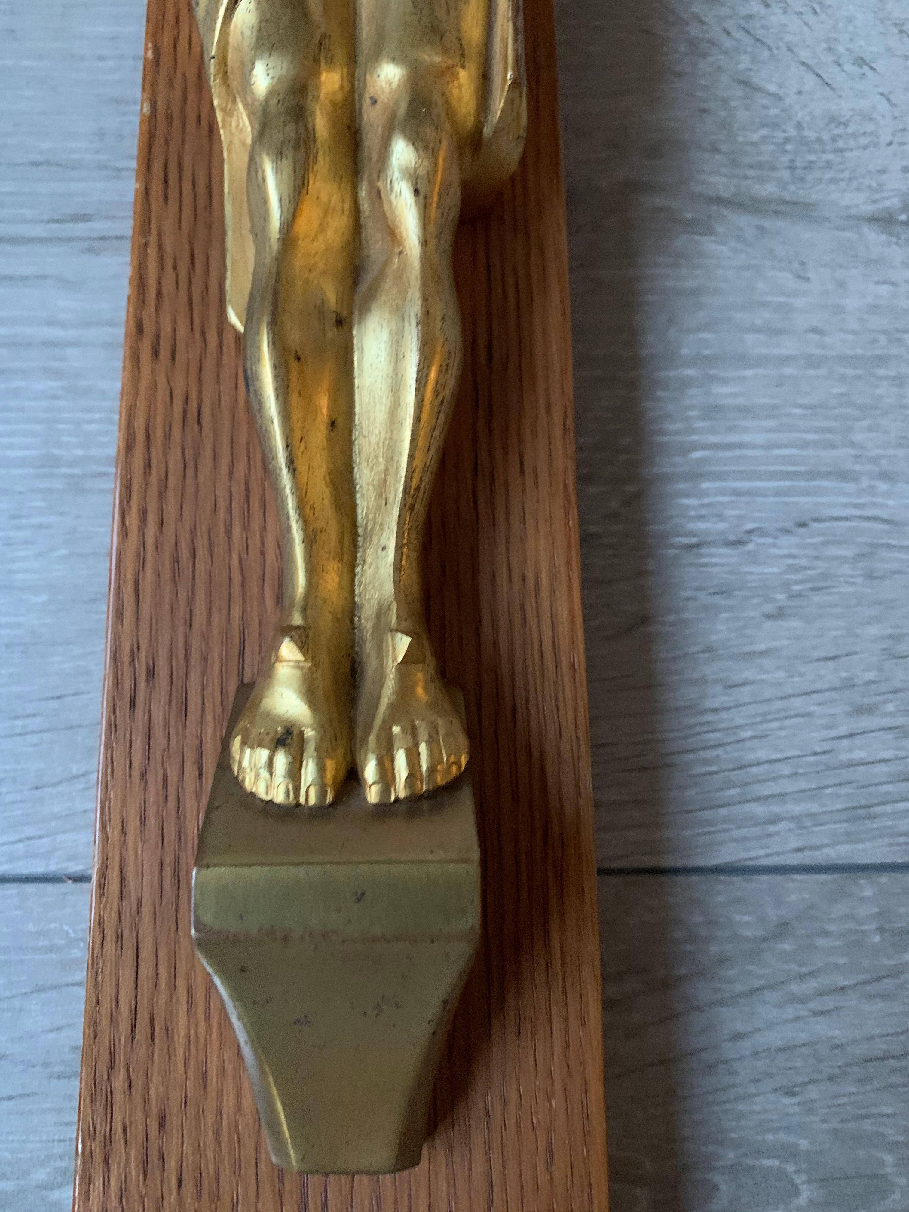 Stylish Art Deco Wall Crucifix Gilt Bronze Christ Corpus Mounted on a Oak Cross For Sale 1