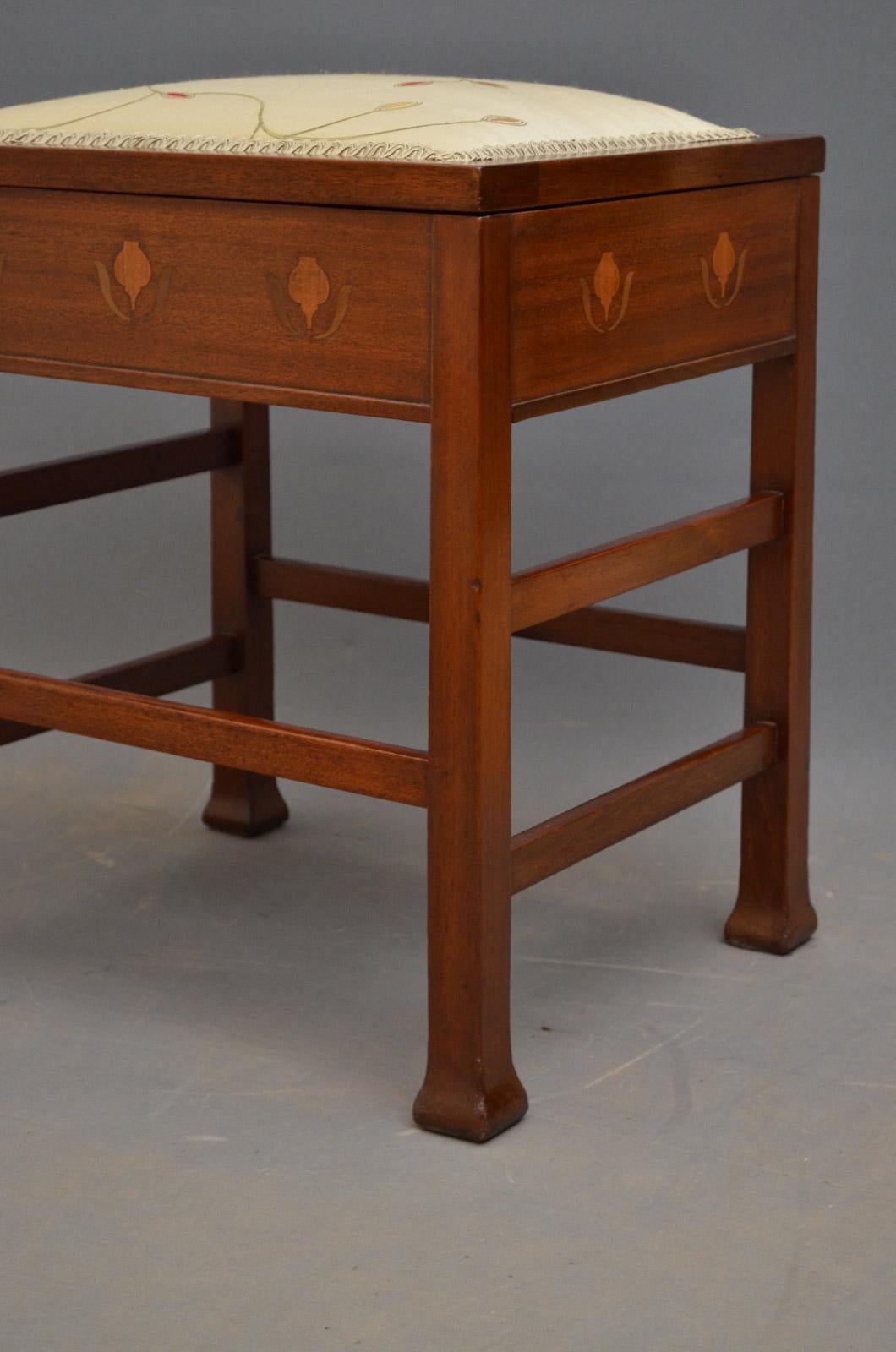 Stylish Art Nouveau Stool in Mahogany In Good Condition In Whaley Bridge, GB