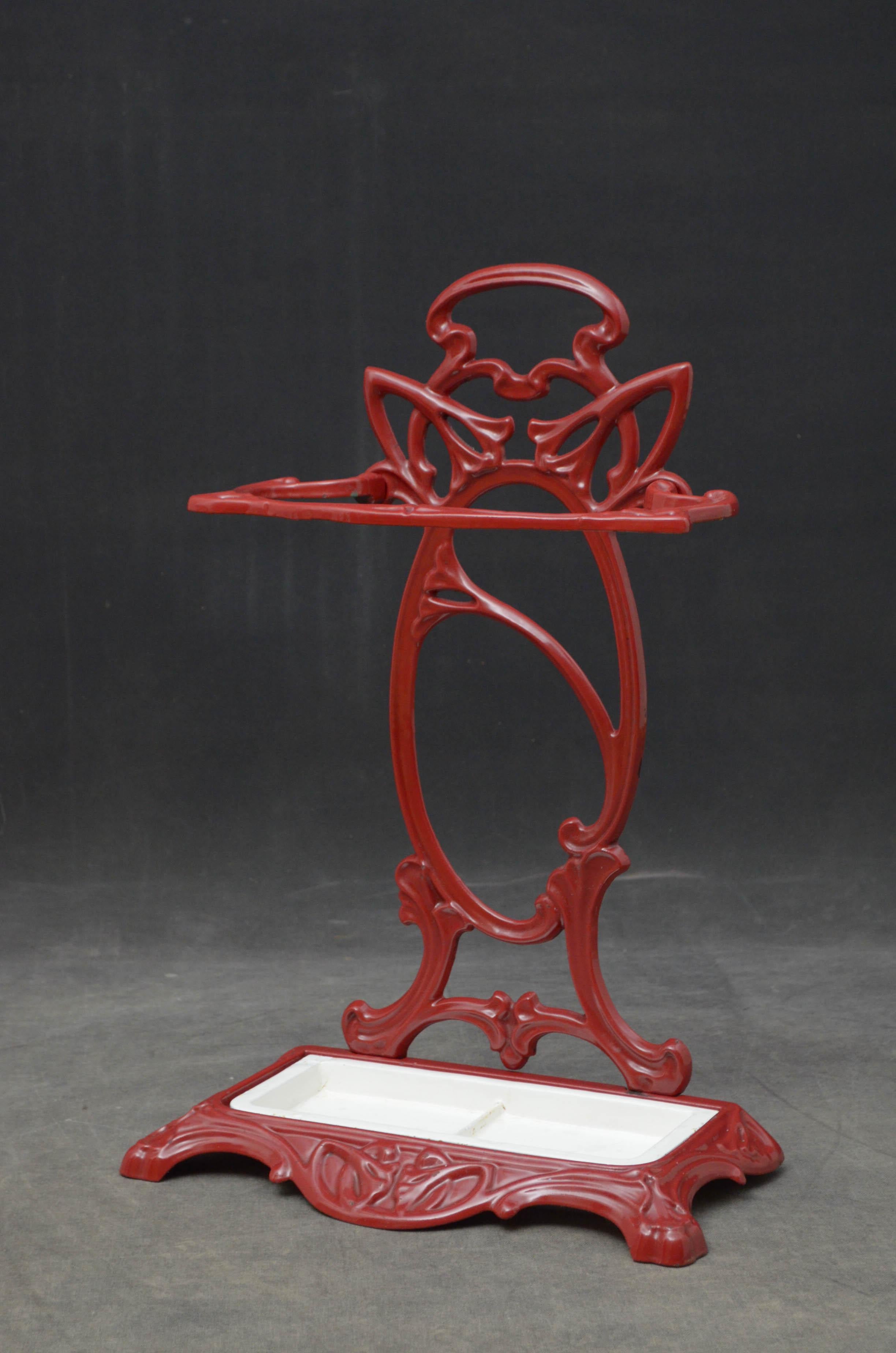 K0471 An exceptional, French Art Nouveau, cast iron umbrella stand / hall stand with flowing organic lines, umbrella holder and removable drip tray, all in beautiful condition throughout, ready to place at home, circa 1900
Measures: H 23.5