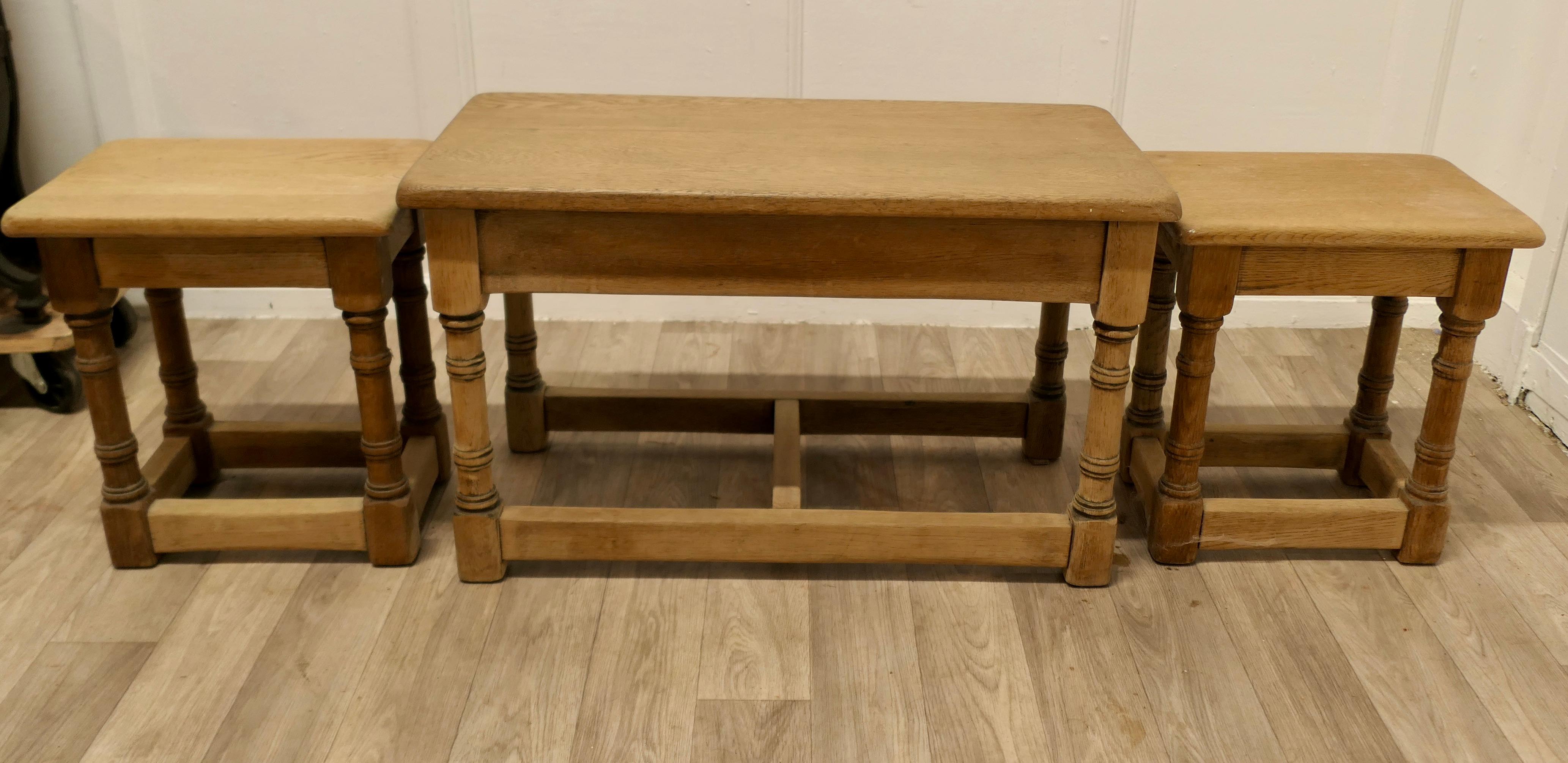 Early 20th Century Stylish Arts and Crafts Nest Of Oak Tables For Sale