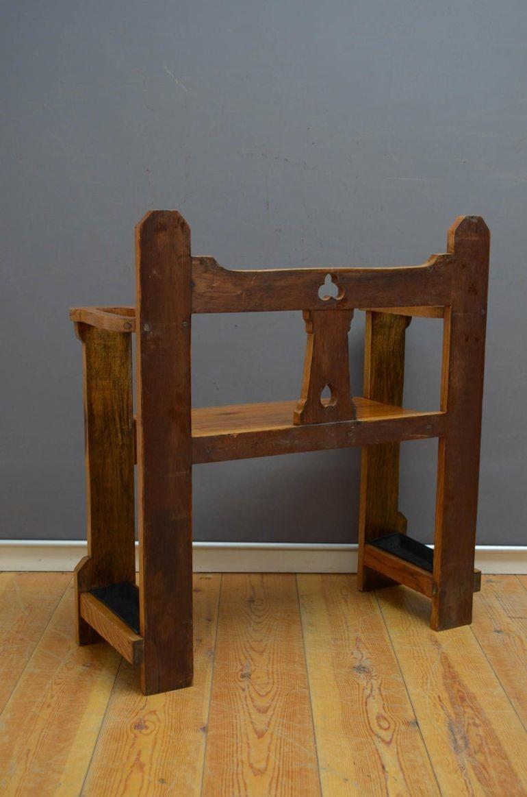 Stylish Arts and Crafts Oak Bench of Narrow Proportions For Sale 3