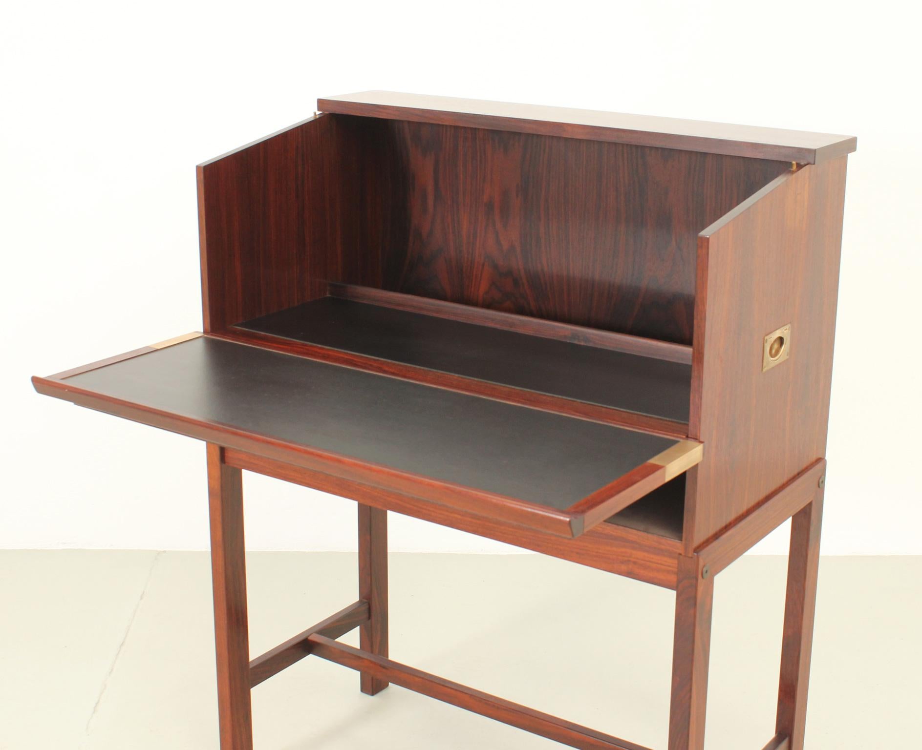 Stylish Bar Cabinet by Dyrlund, Denmark, 1960's For Sale 2