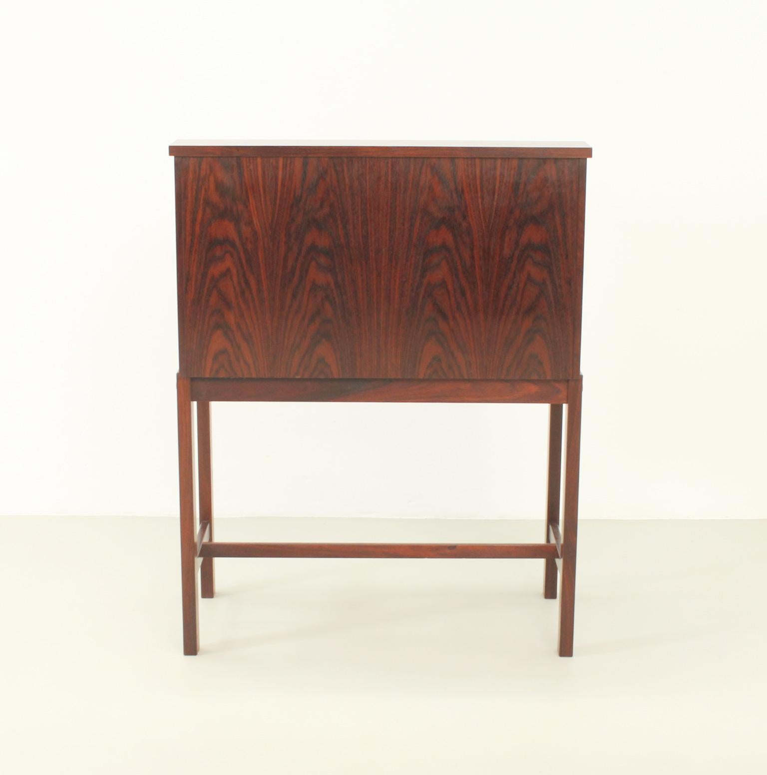 Stylish Bar Cabinet by Dyrlund, Denmark, 1960's For Sale 7