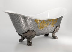 Stylish Bathtub Hand Decorated with Mosaic Gold Leaf on Back