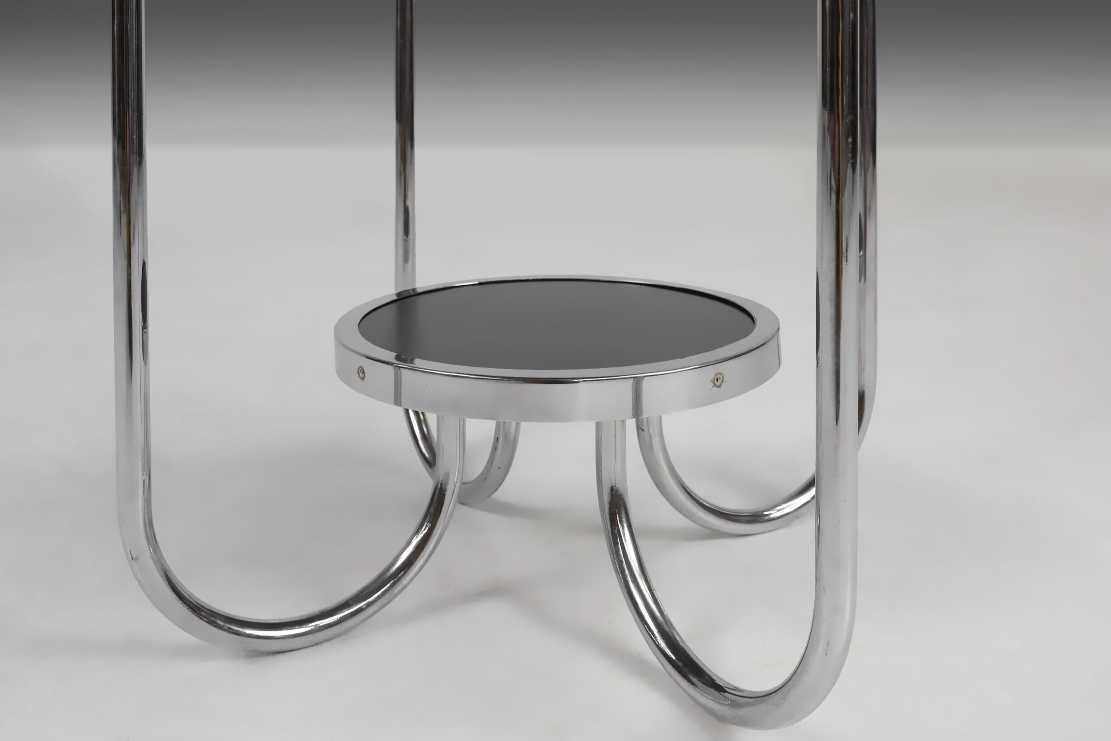 Stylish Bauhaus side table with chrome and black lacquered wood, Germany, 1930s For Sale 1