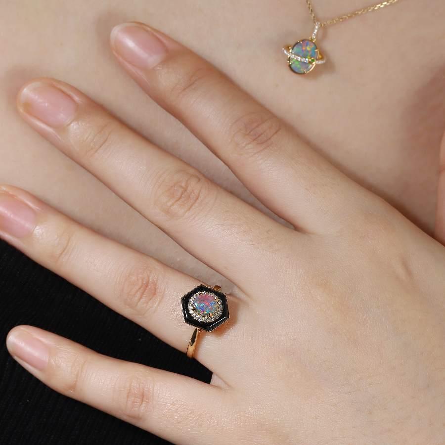 Bague de fiançailles en or jaune 18K avec halo en opale noire et diamant en vente 2