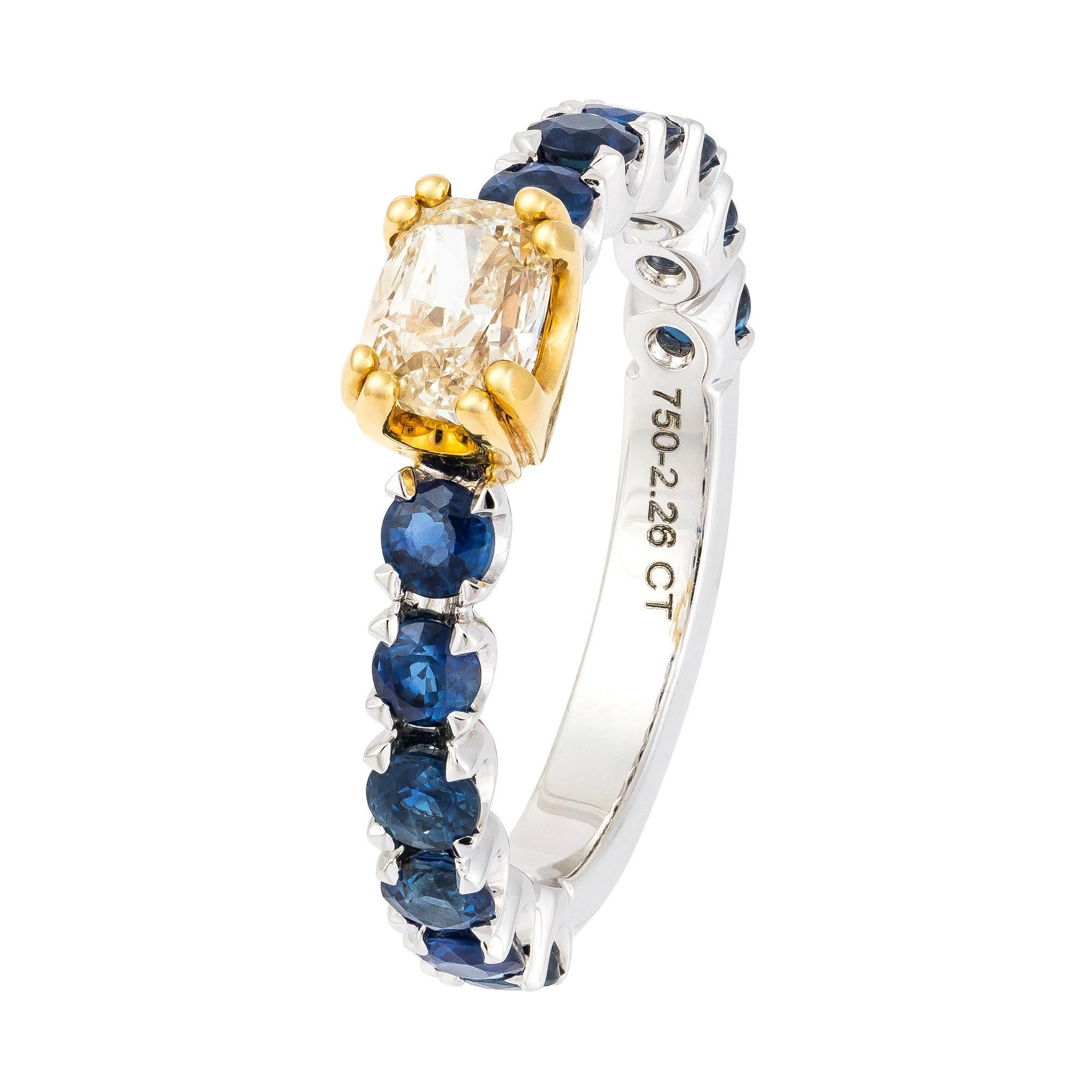 Stylish Blue Sapphire Diamond White Gold 18k Statement Ring for Her For Sale