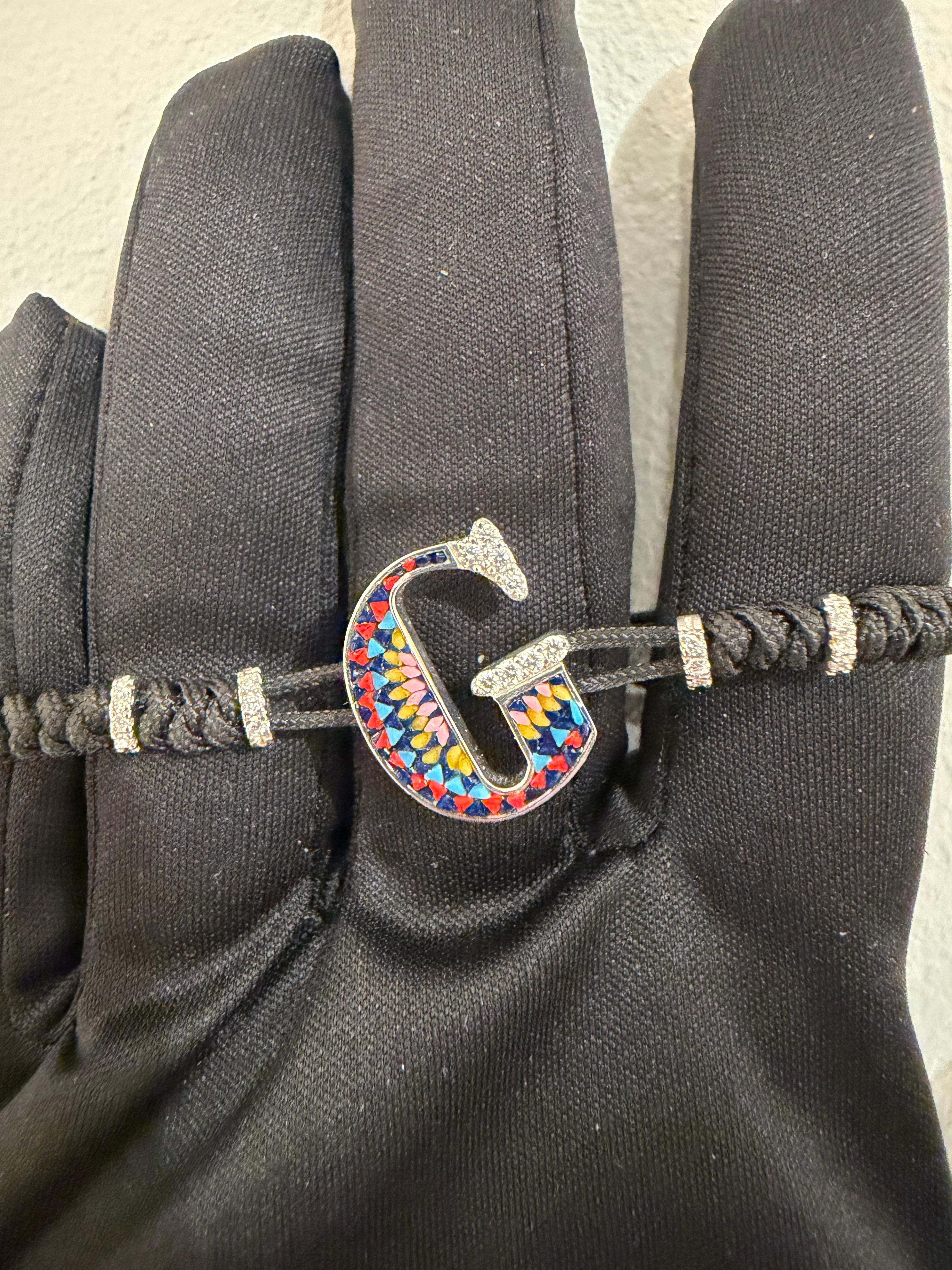 Contemporain Bracelet élégant en or blanc, diamants blancs et micro-mosaïque décorée à la main en vente