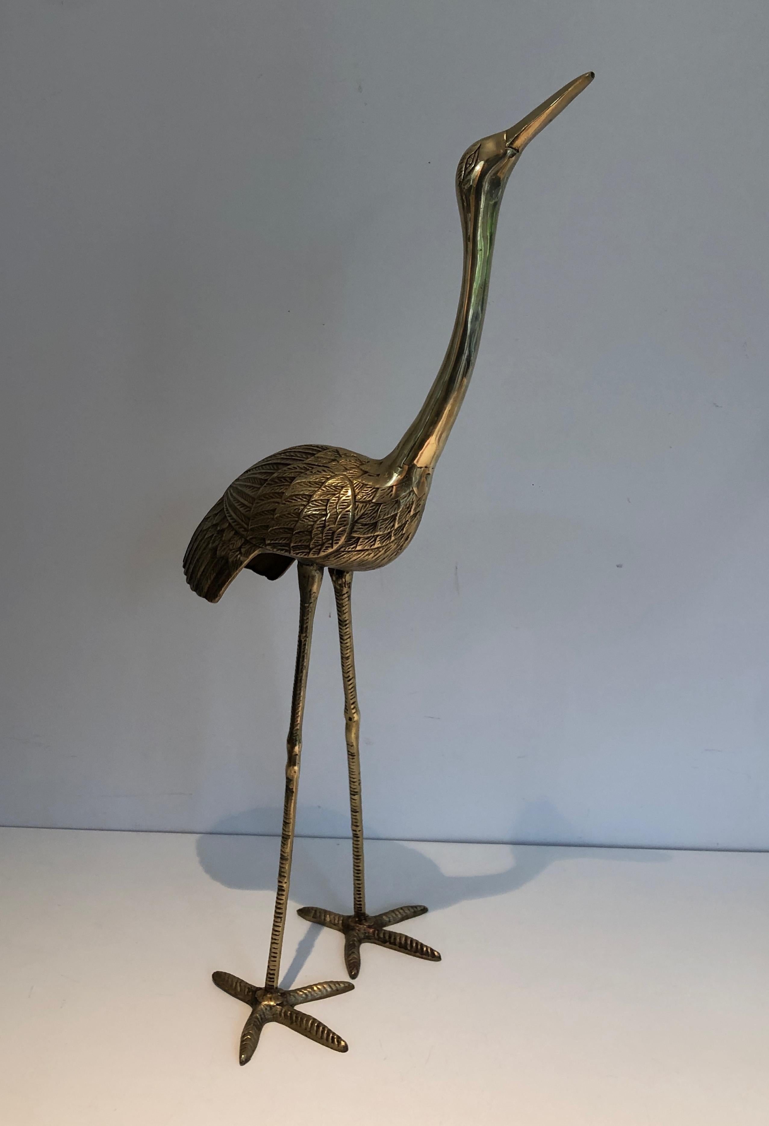 Cet oiseau élégant est en laiton. Il s'agit d'un ouvrage français. Circa 1970