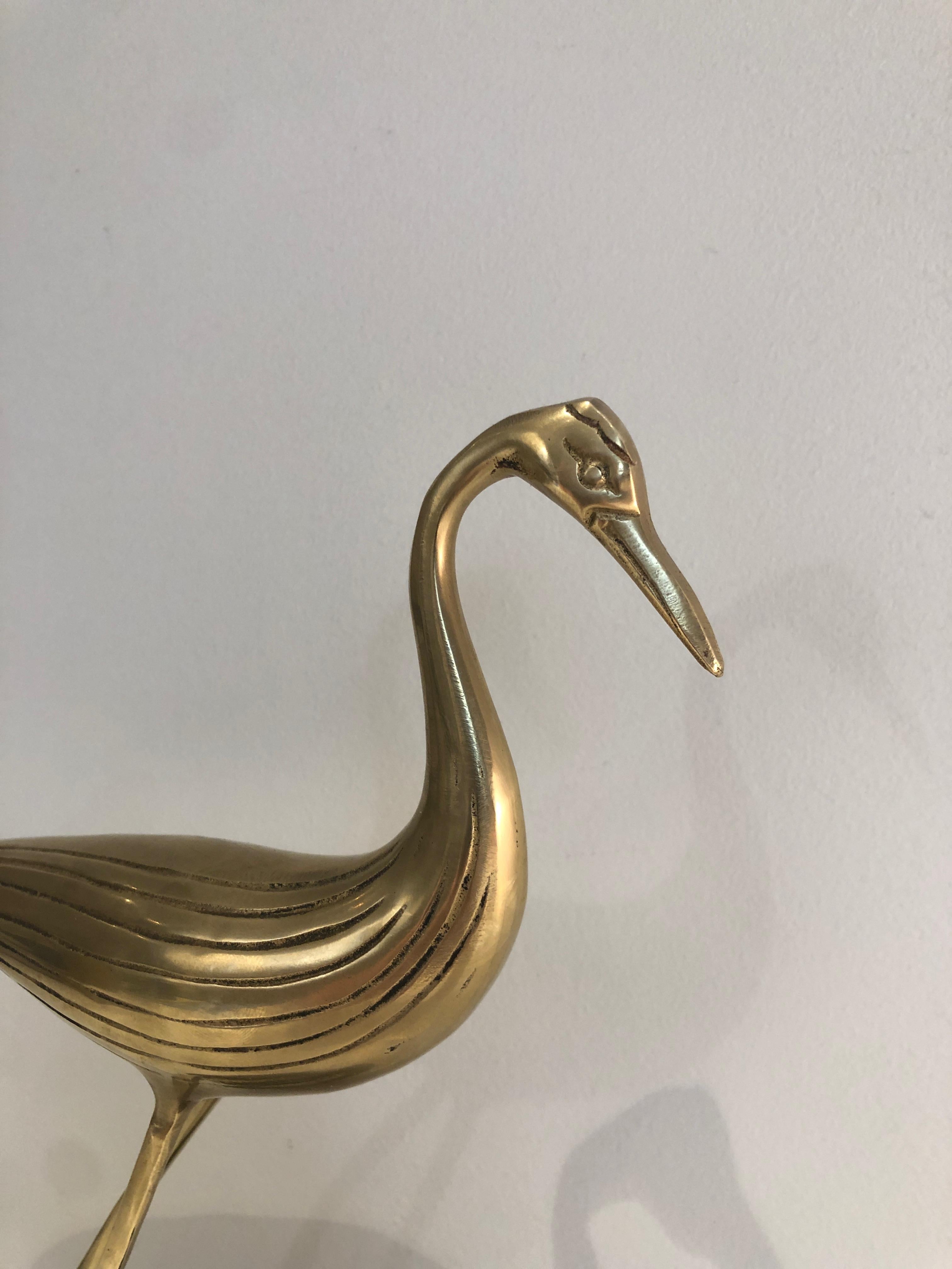 Elegante uccello in ottone su base annerita, opera francese, circa 1970 in vendita 1